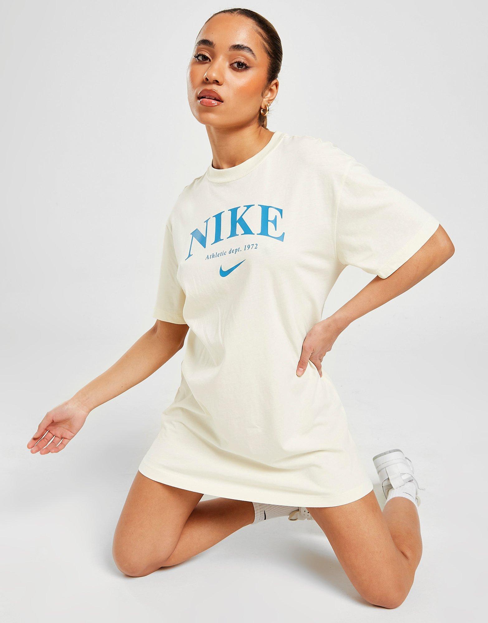 Nike Sportswear Short Sleeve Graphic Dress