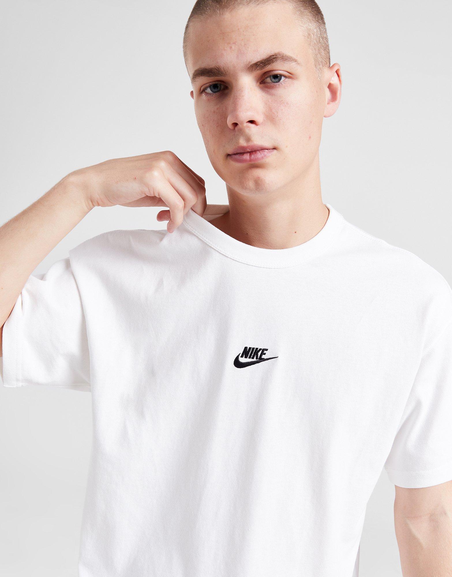 Nike Premium Essentials T-Shirt