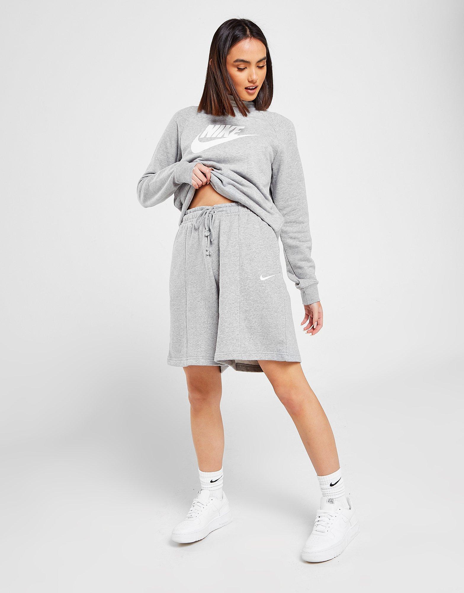 Nike Sportswear Essential Fleece High-Rise Shorts Women