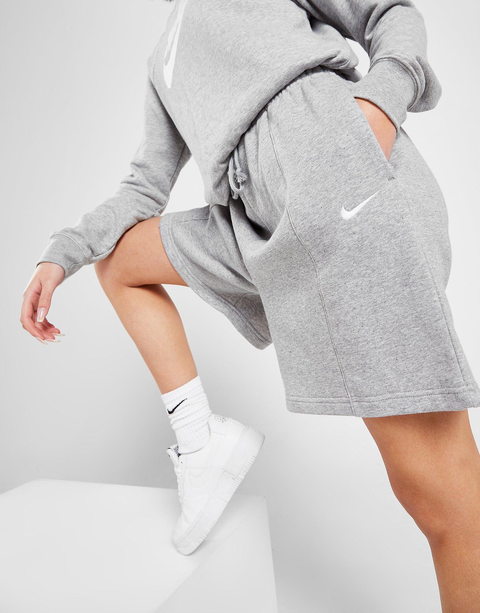 Nike Sportswear Essential Fleece High-Rise Shorts Women