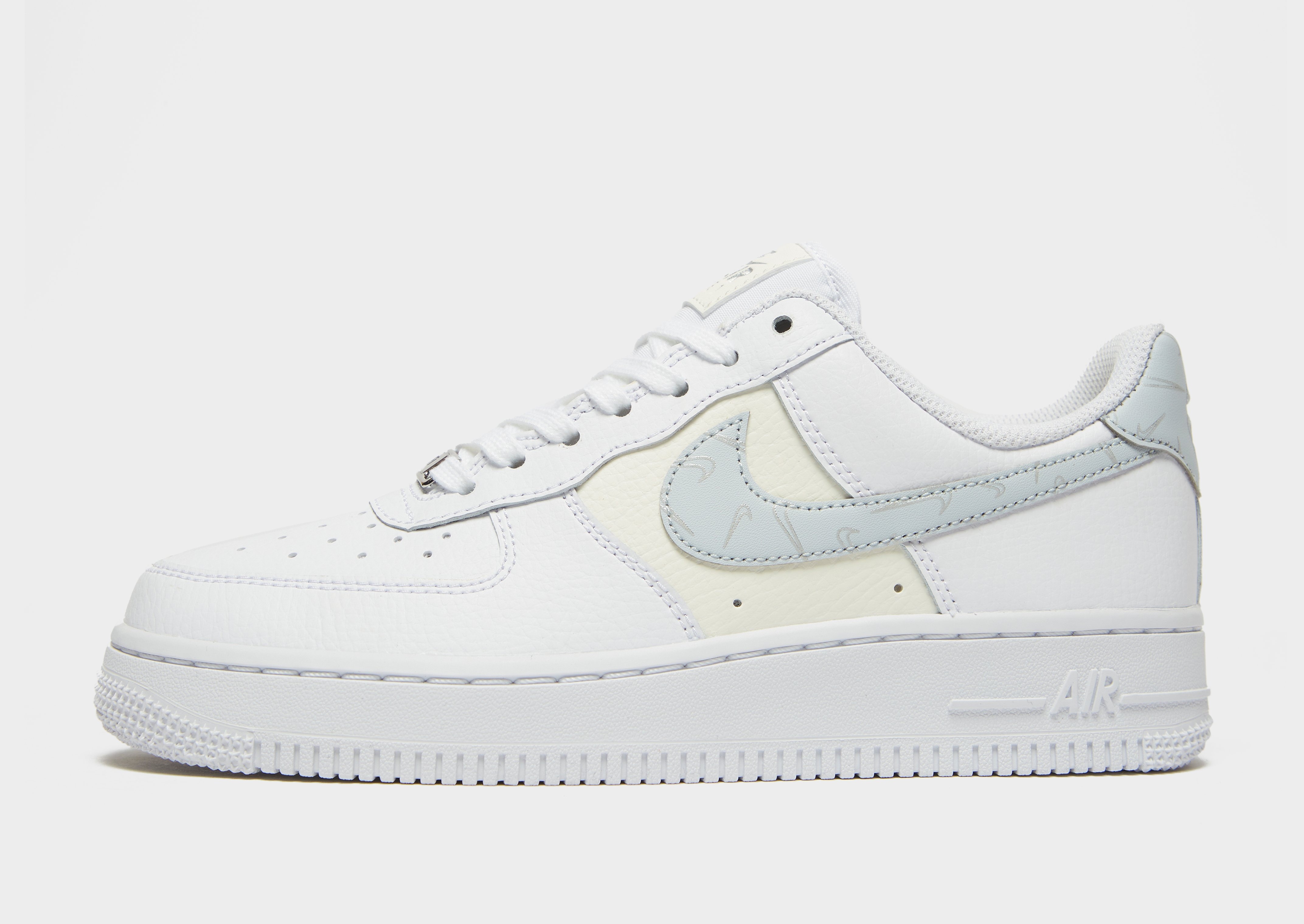 White Nike Air Force 1 Women s JD Sports