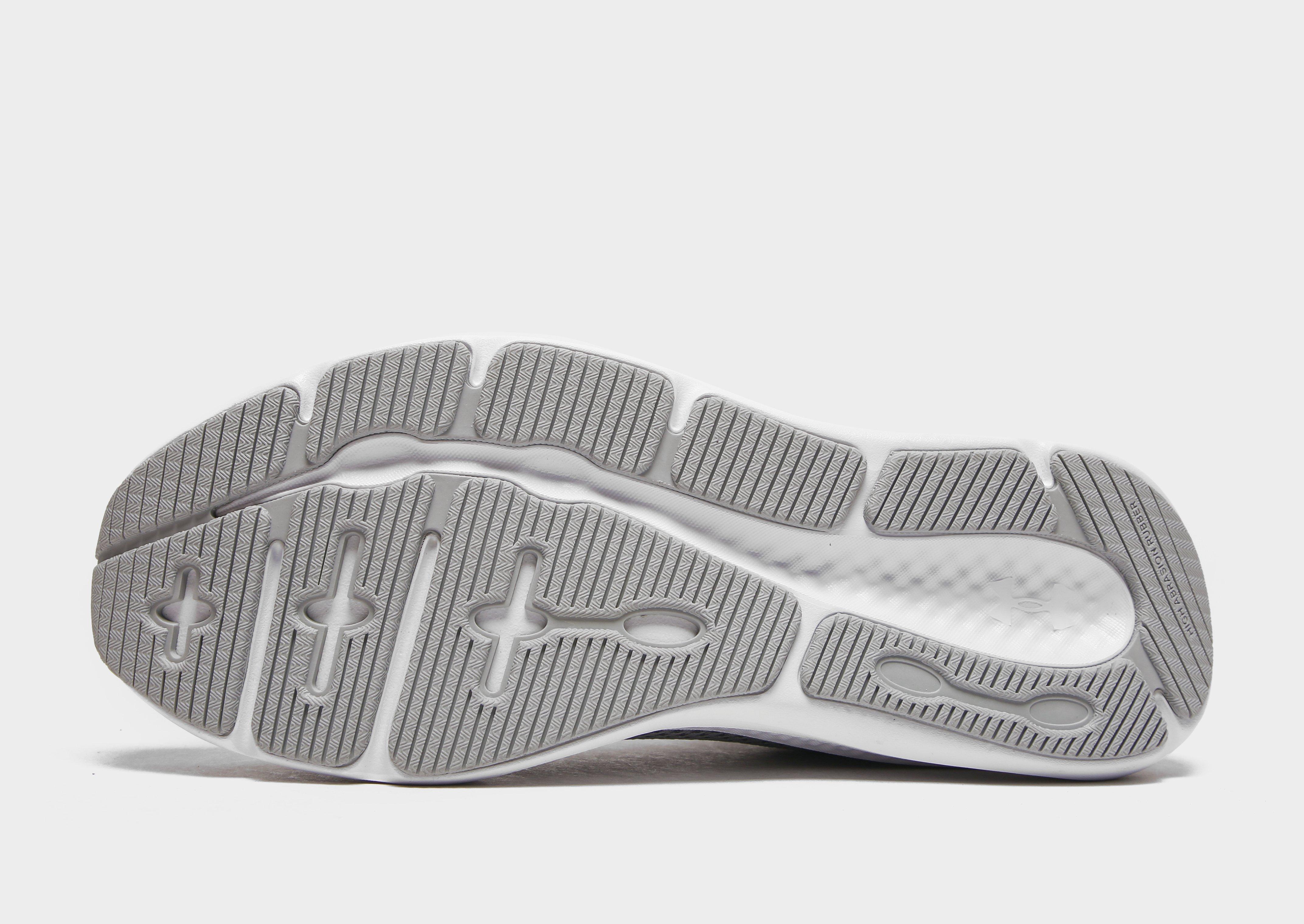 Under Armour Pursuit 3