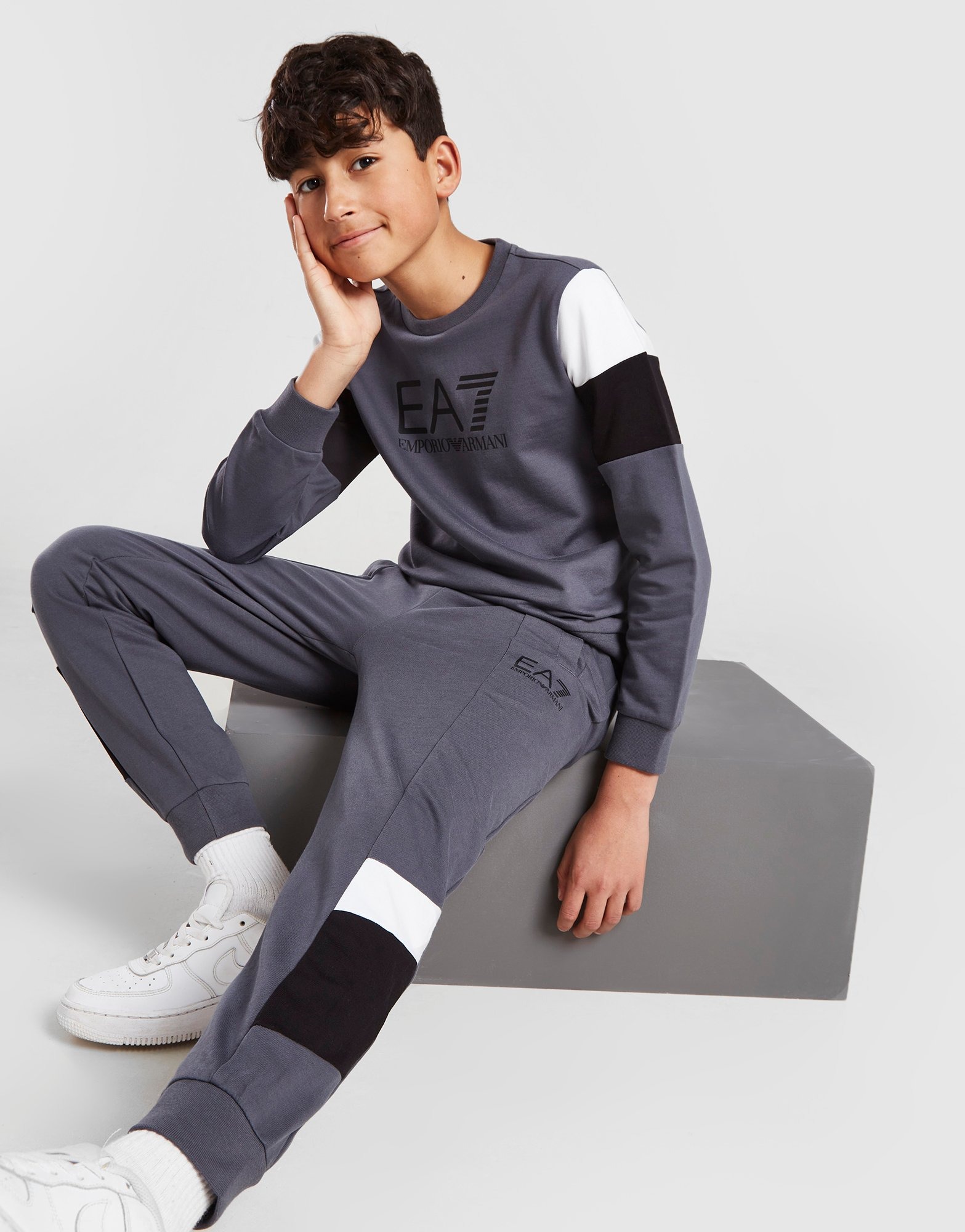 ea7 junior joggers