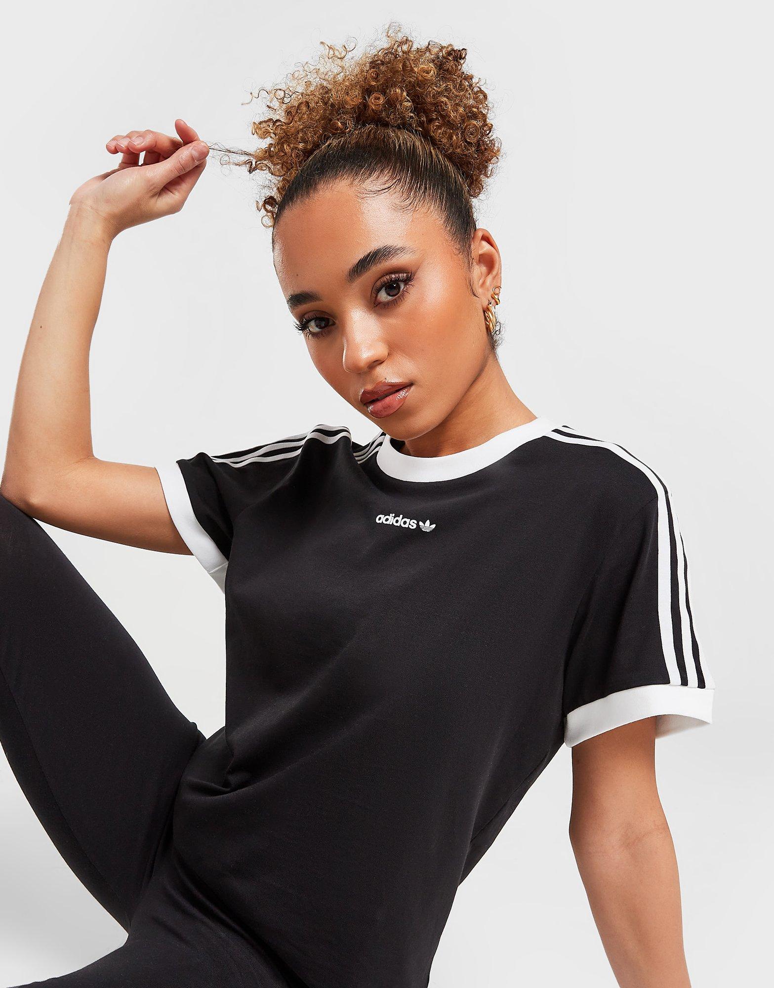 escarabajo Ejecución virar adidas Originals camiseta Linear Logo Boyfriend en Negro | JD Sports España