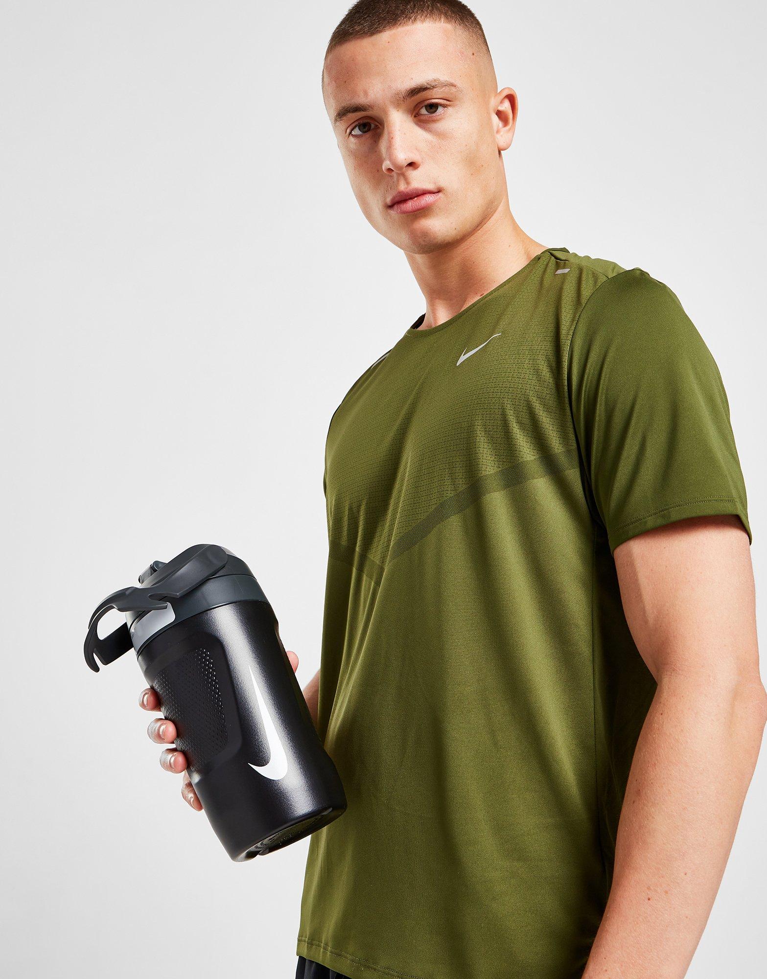 Nike Fuel Jug 40 oz Chug Bottle, Black