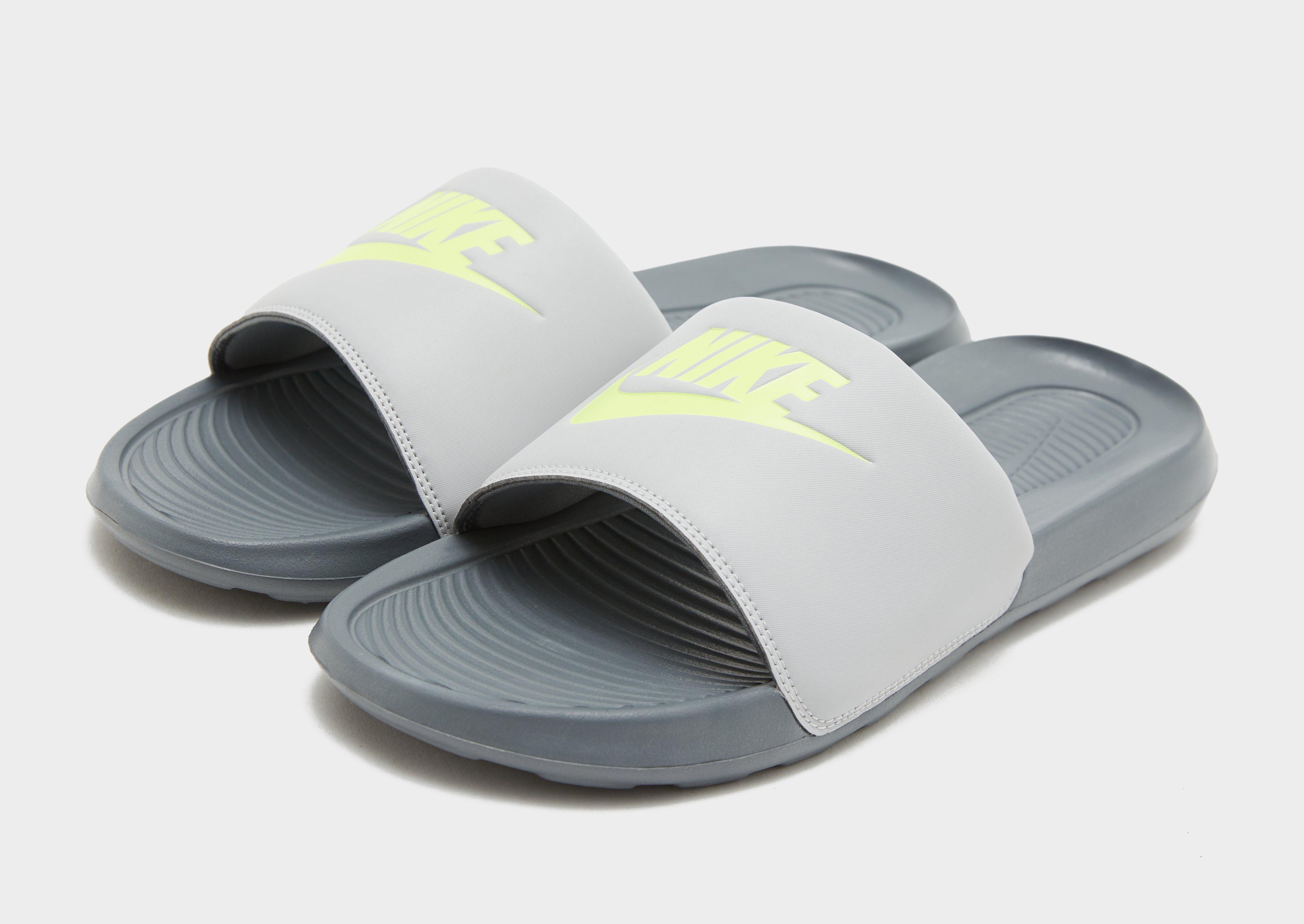 Nike Victori One Slides