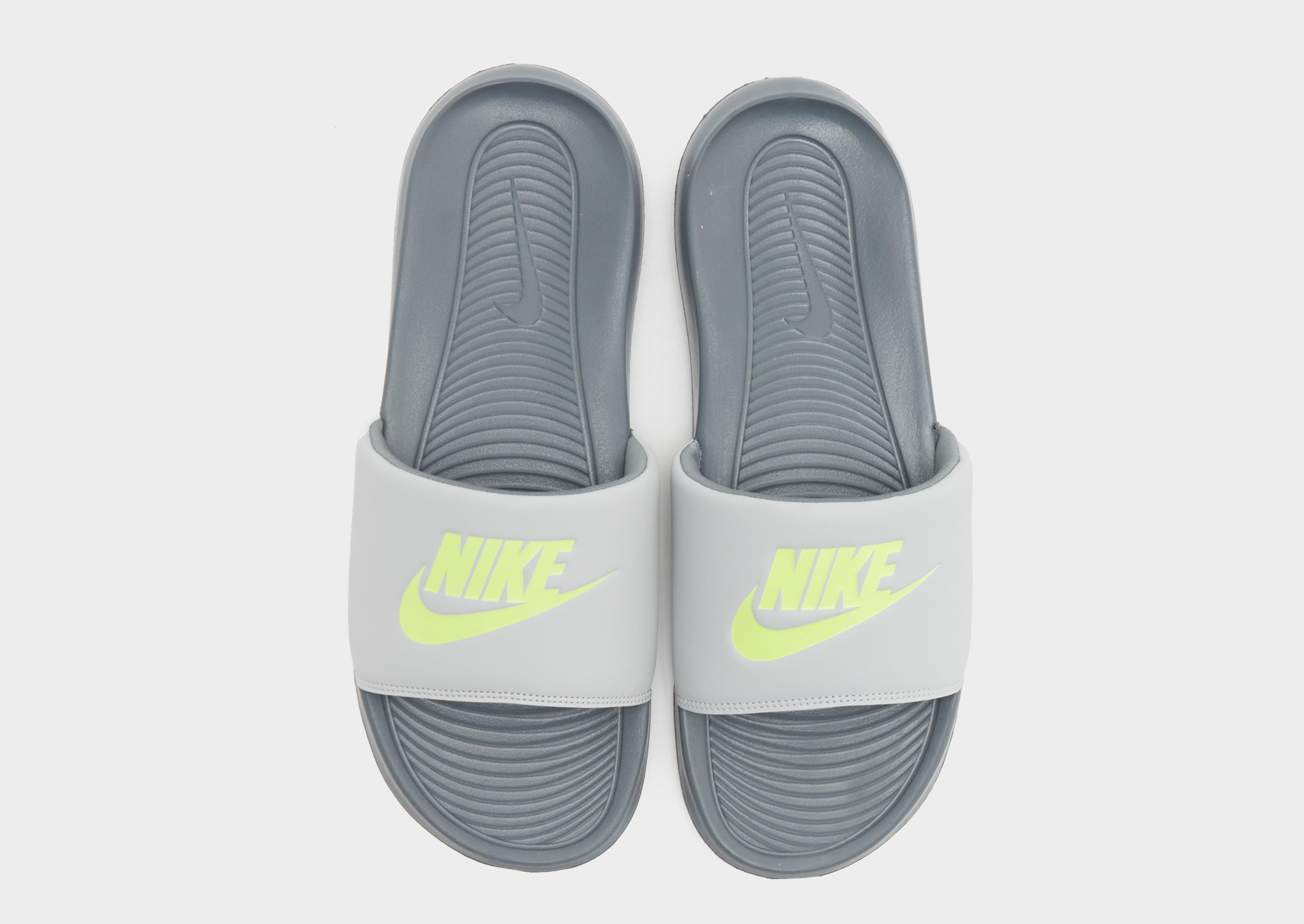 Nike Victori One Slides