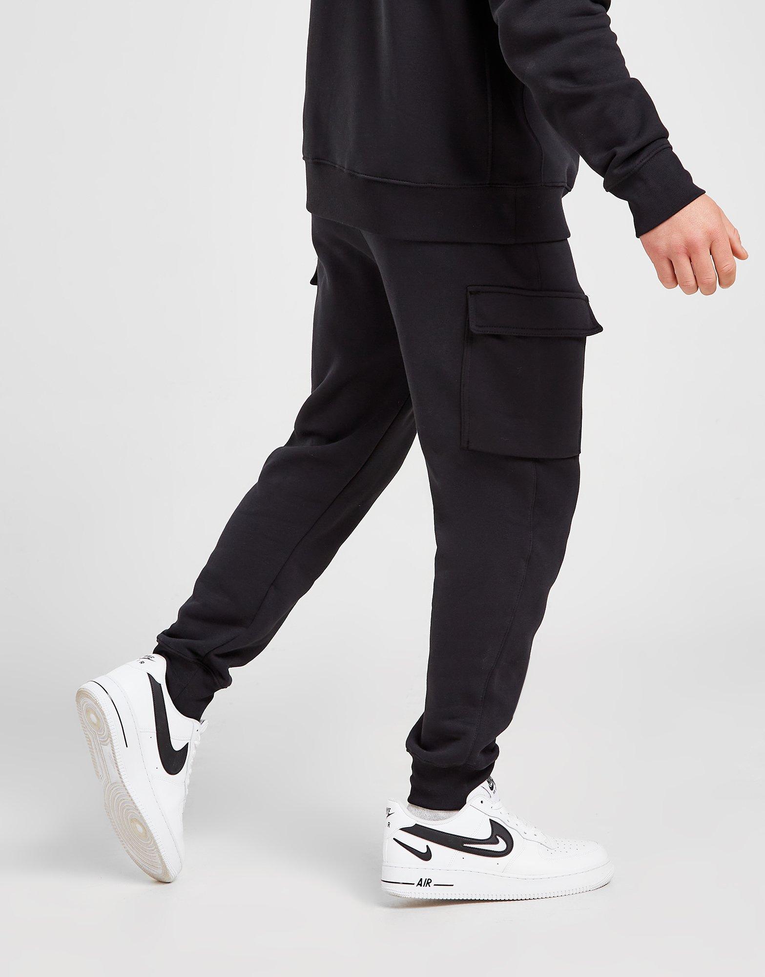 nike club cuffed cargo joggers in black