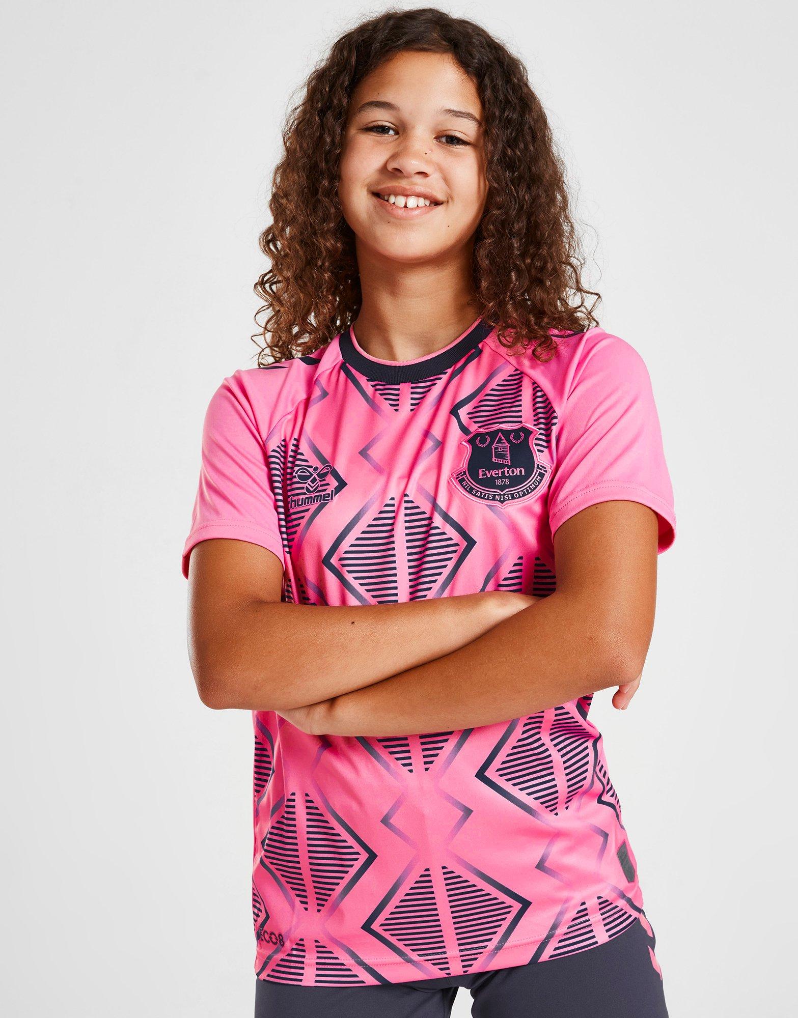 Everton pink jersey