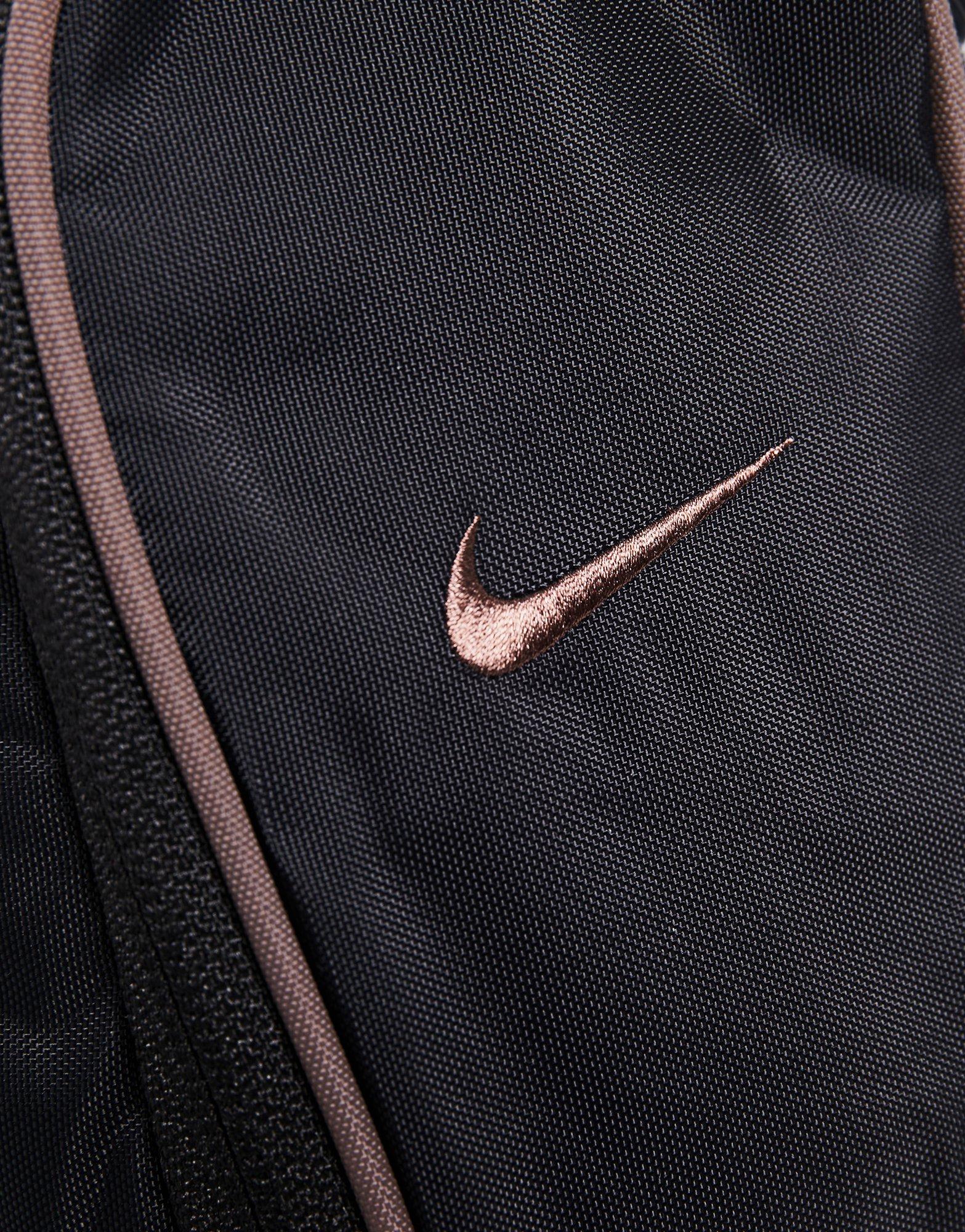 Nike - Nike Sportswear Essentials Crossbody Bag  HBX - Globally Curated  Fashion and Lifestyle by Hypebeast