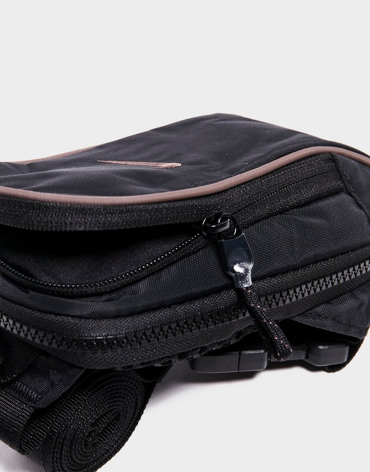 Nike Sportswear Essentials Cross-Body Bag