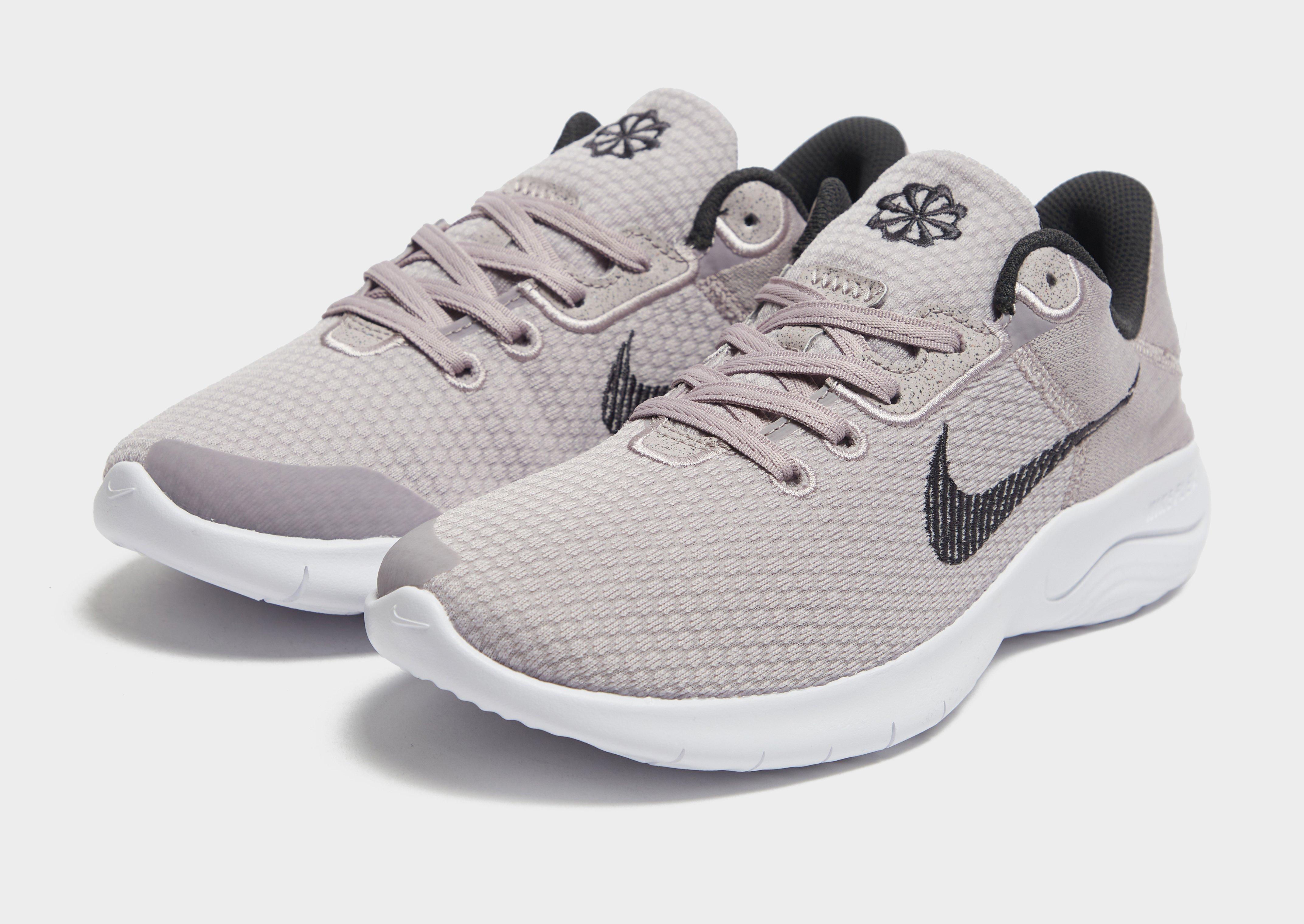 nike flex white shoes