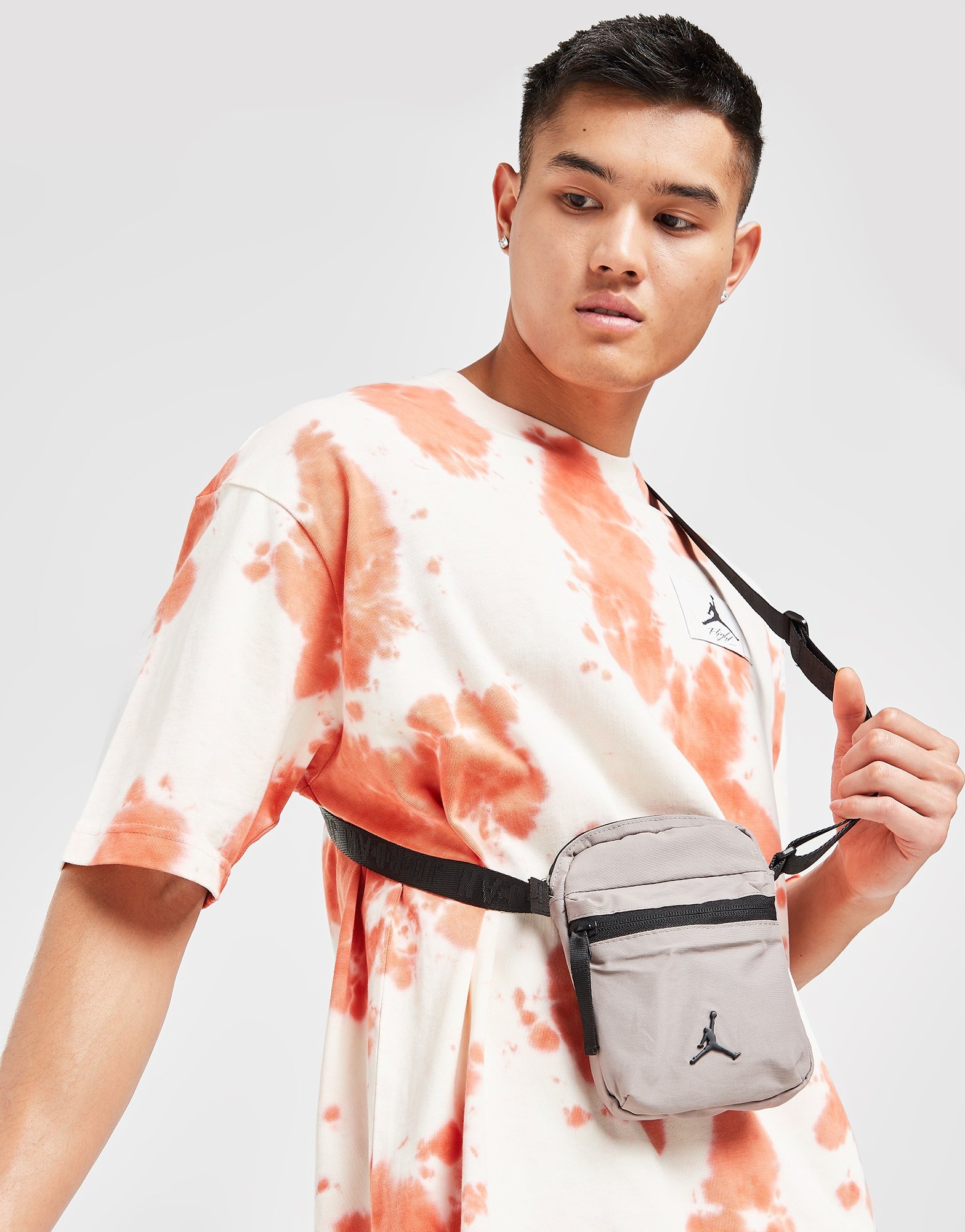 Sekretær familie konjugat Grey Jordan Airborne Crossbody Bag | JD Sports Global - JD Sports Global