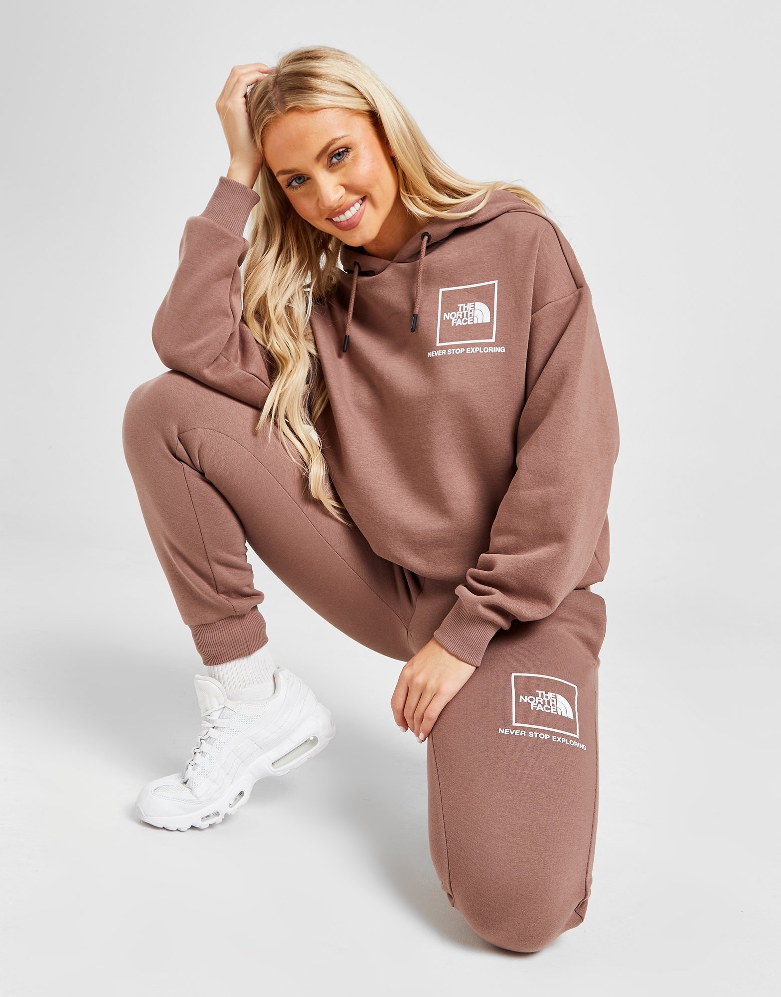 Brown The North Face Box Logo Joggers - JD Sports Ireland