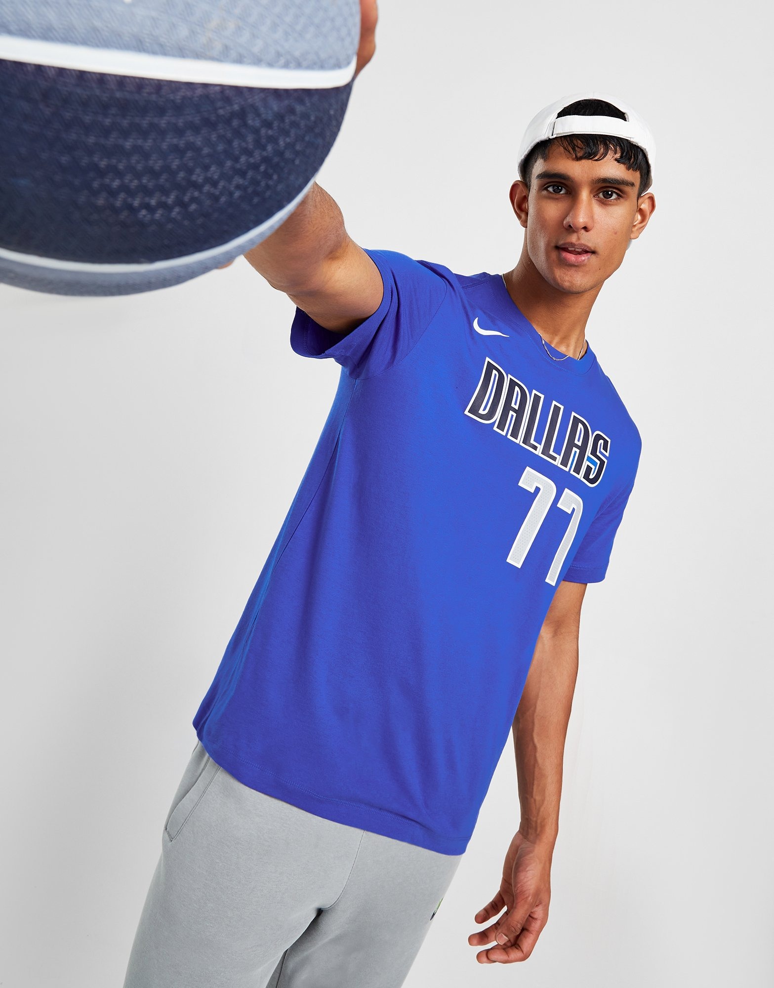 posibilidad Variante Pasteles Nike camiseta NBA Dallas Mavericks Doncic #77 en Azul | JD Sports España