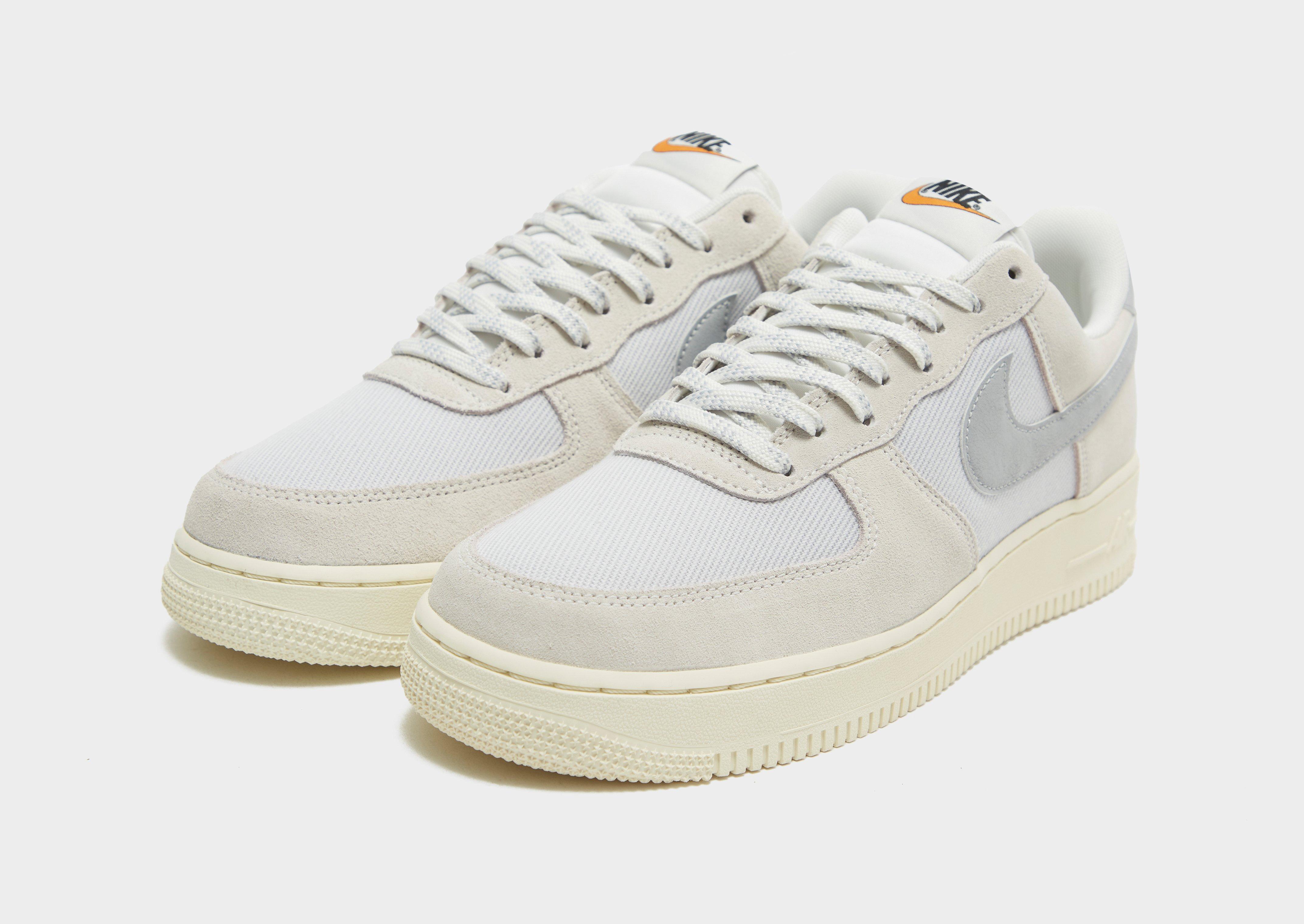 Nike Air Force 1 '07 LV8