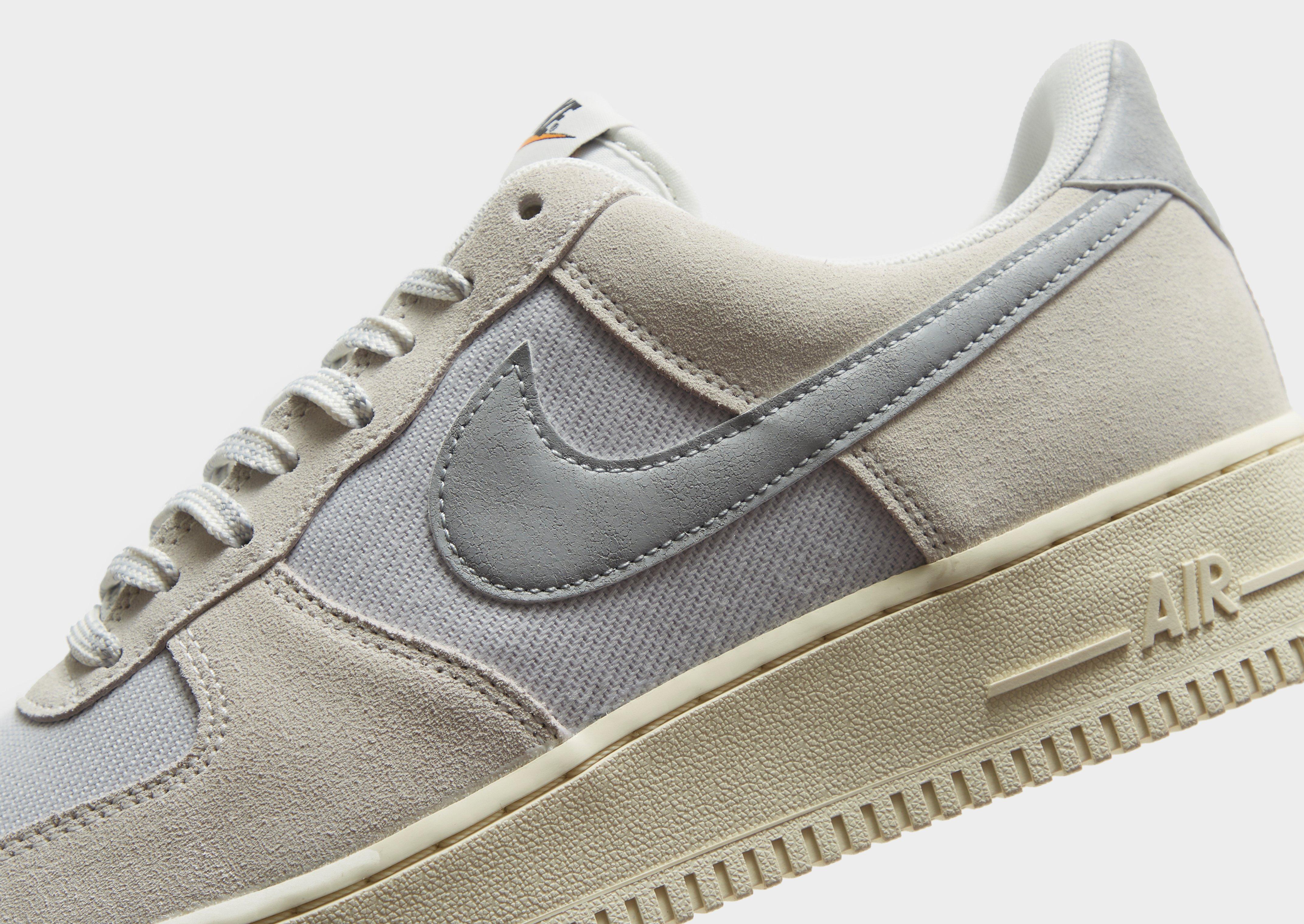 Nike Air Force 1 '07 LV8