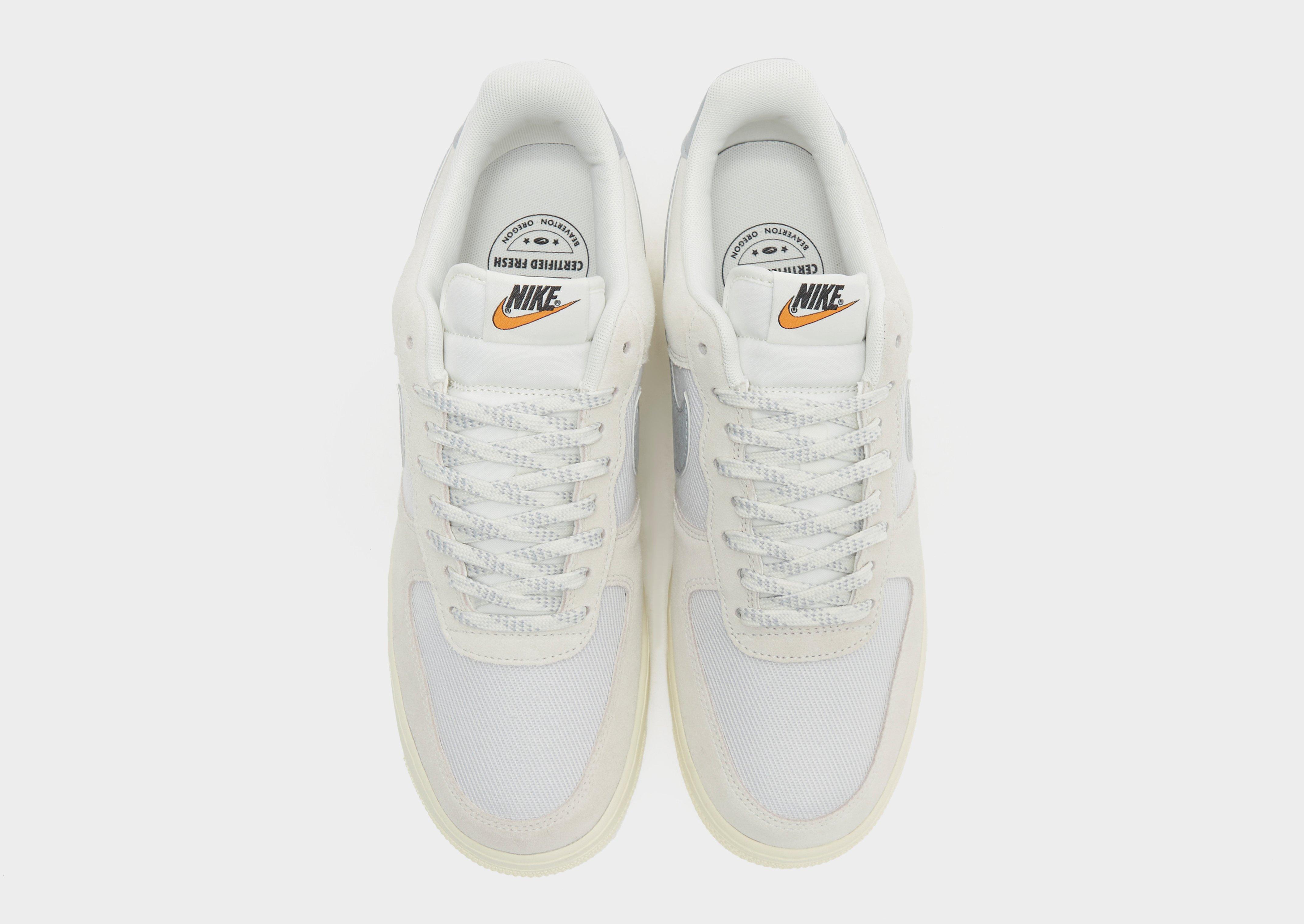 Nike Air Force 1 '07 LV8