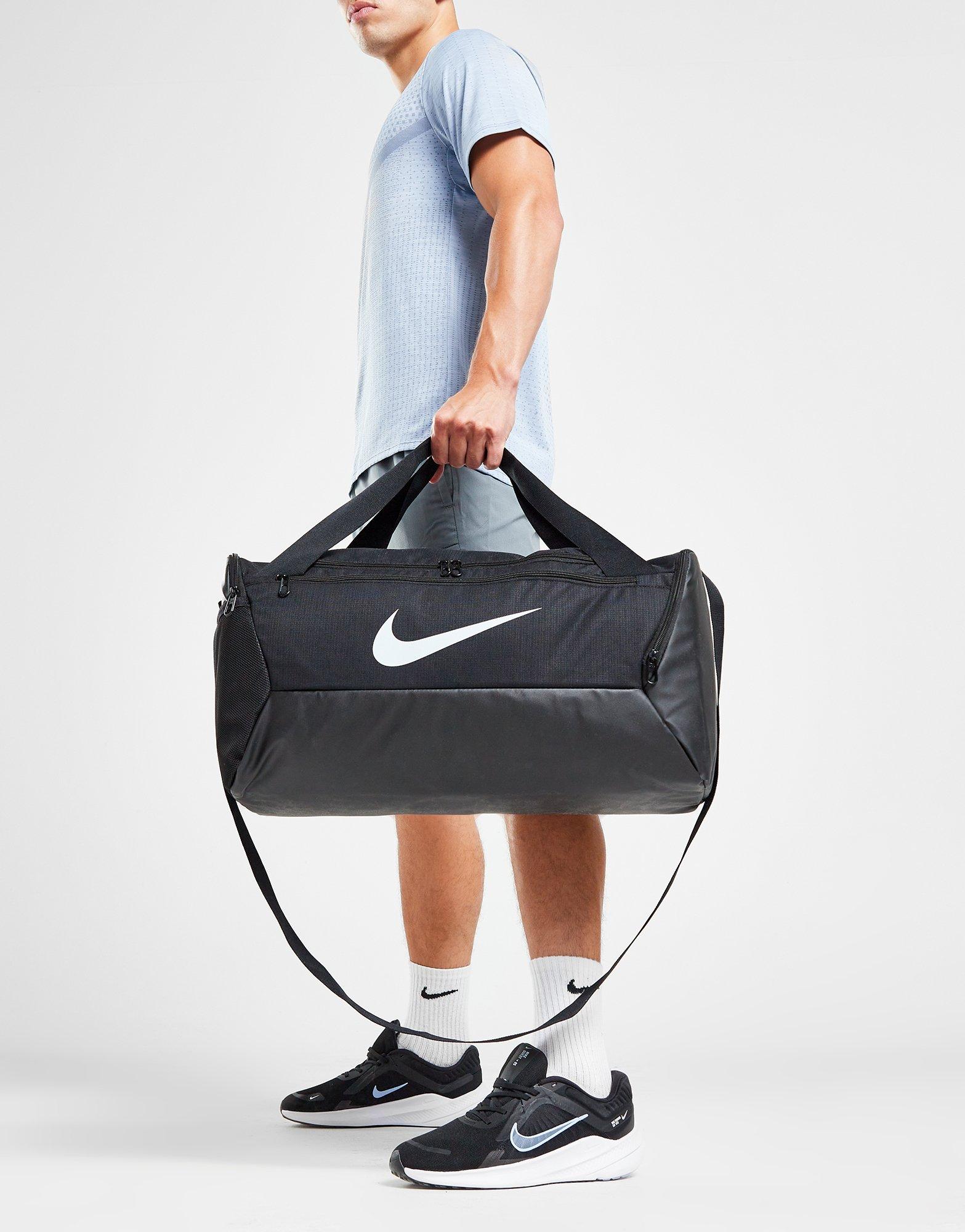 Nike Bolsa Brasilia Small Duffel em Preto