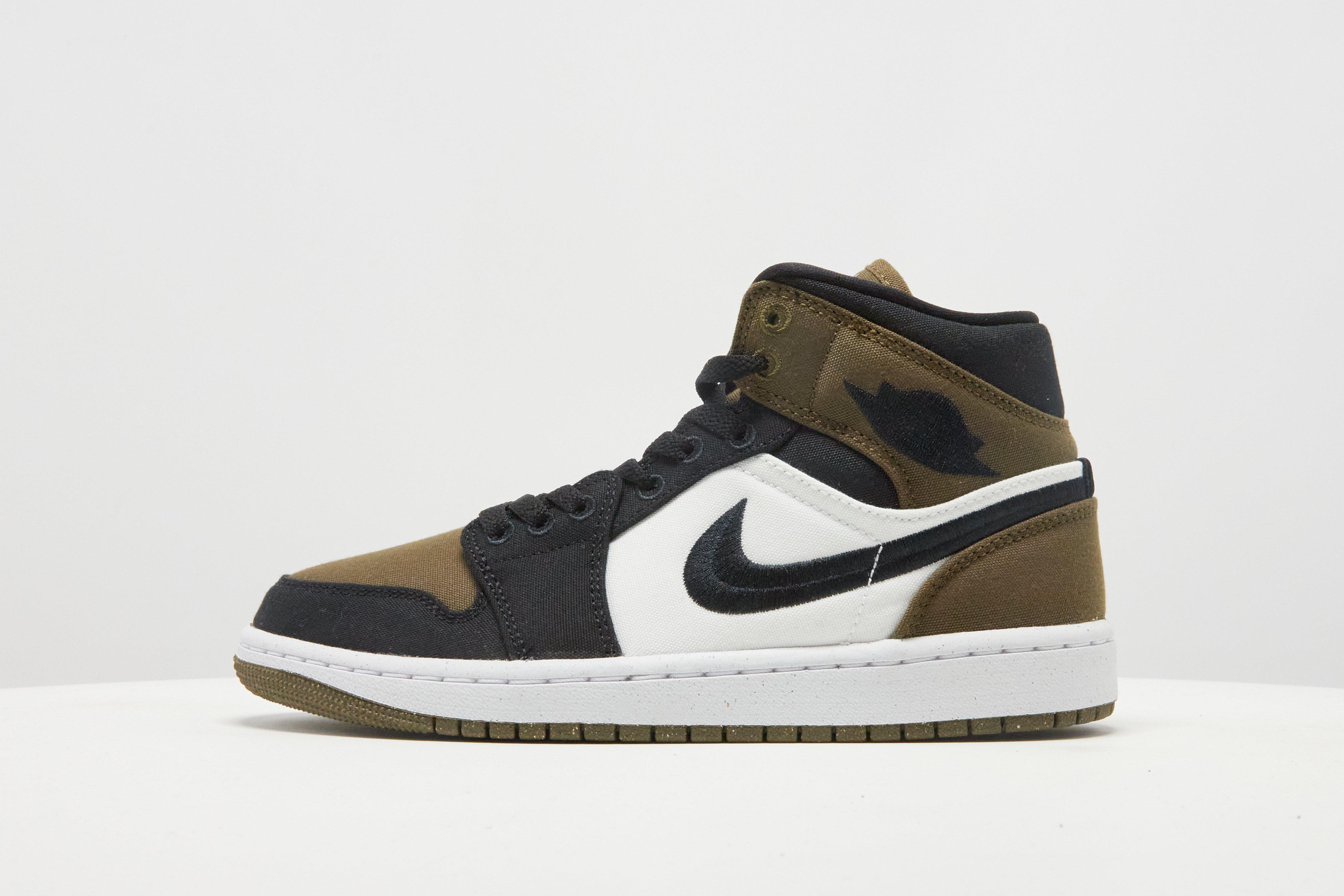 Jordan Air 1 Mid para mujer
