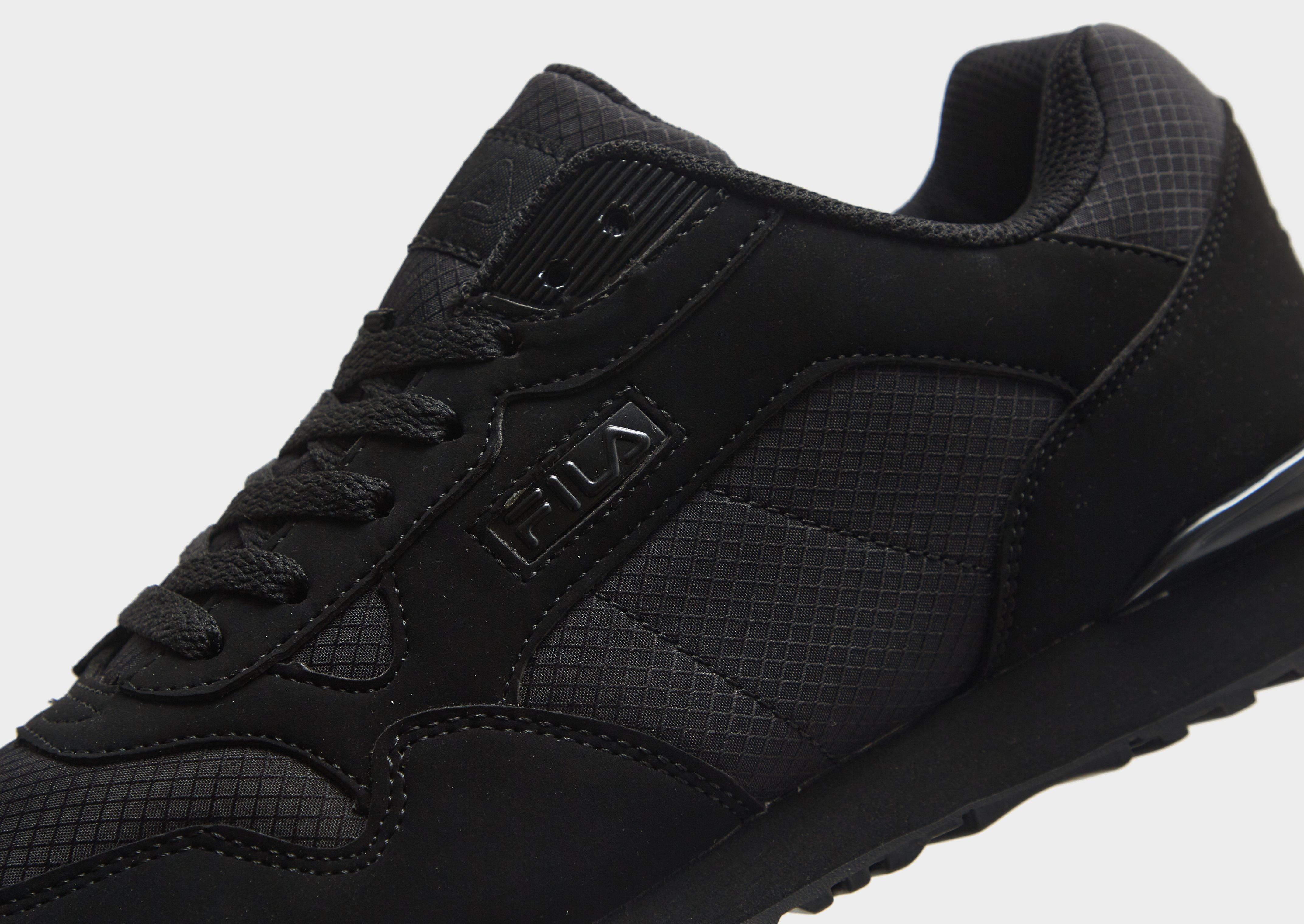 Jd sports clearance black fila trainers