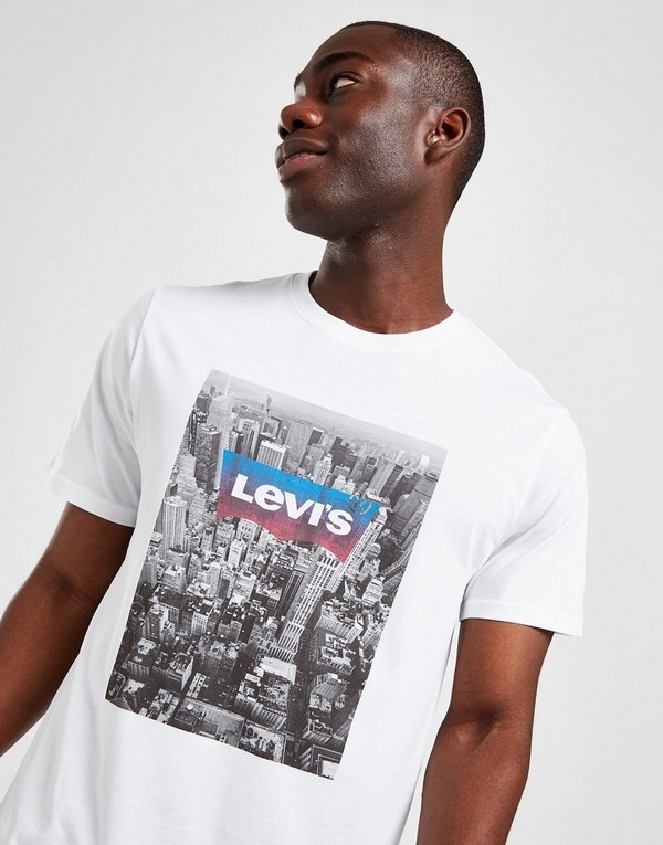 Ray Manchester - Heroic | Graphic T-Shirt