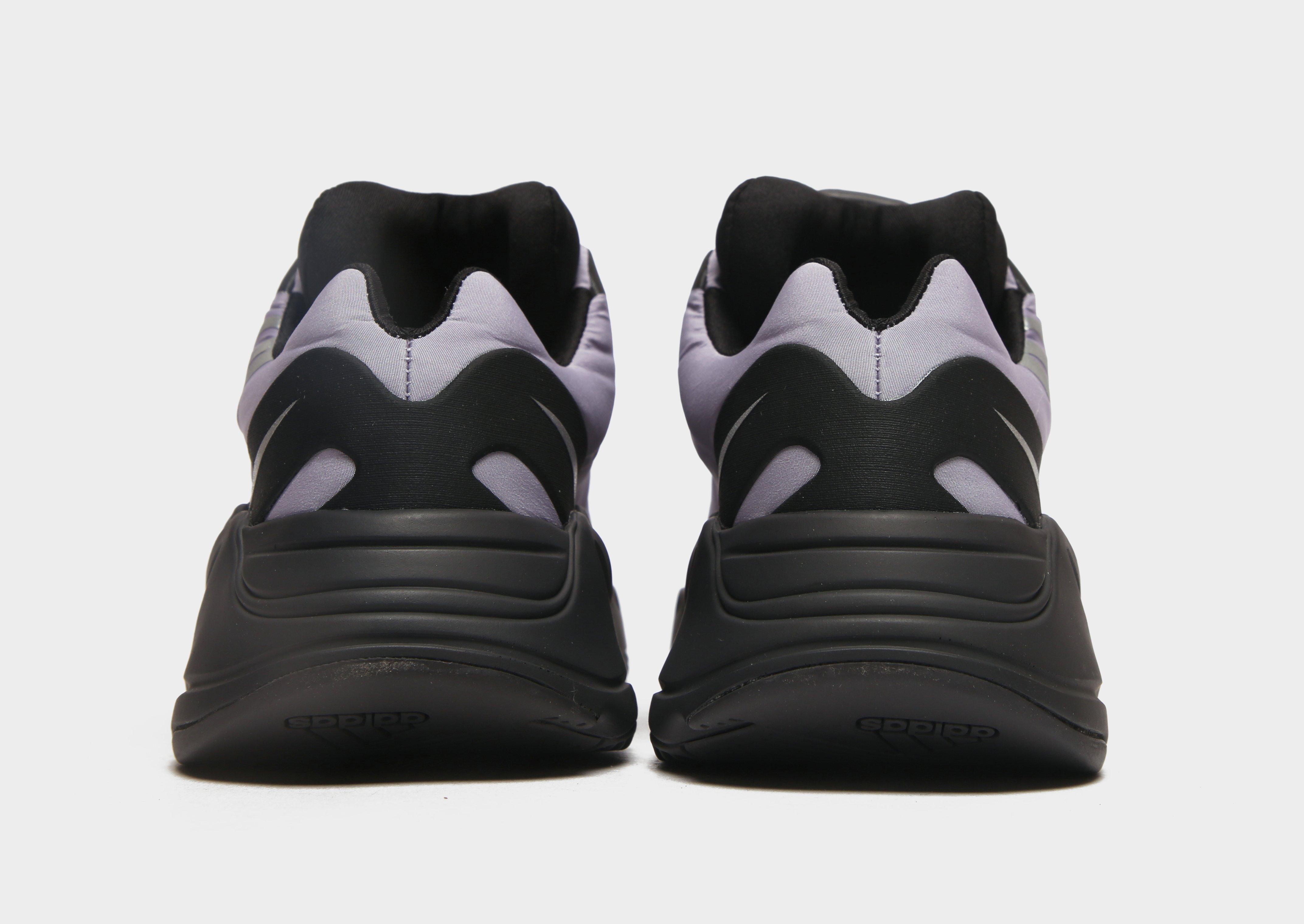 adidas YZY 700 MNVN