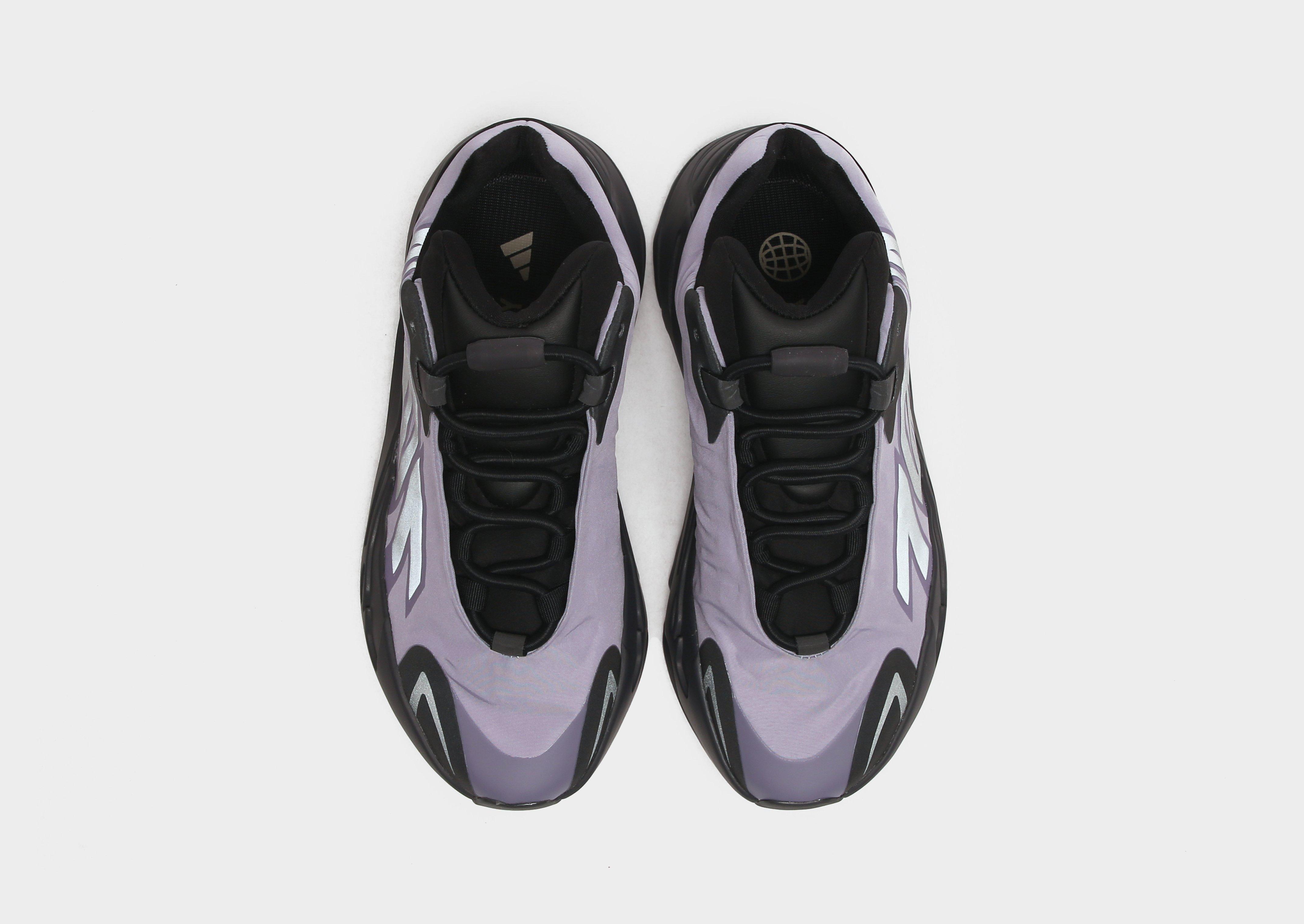 adidas YZY 700 MNVN