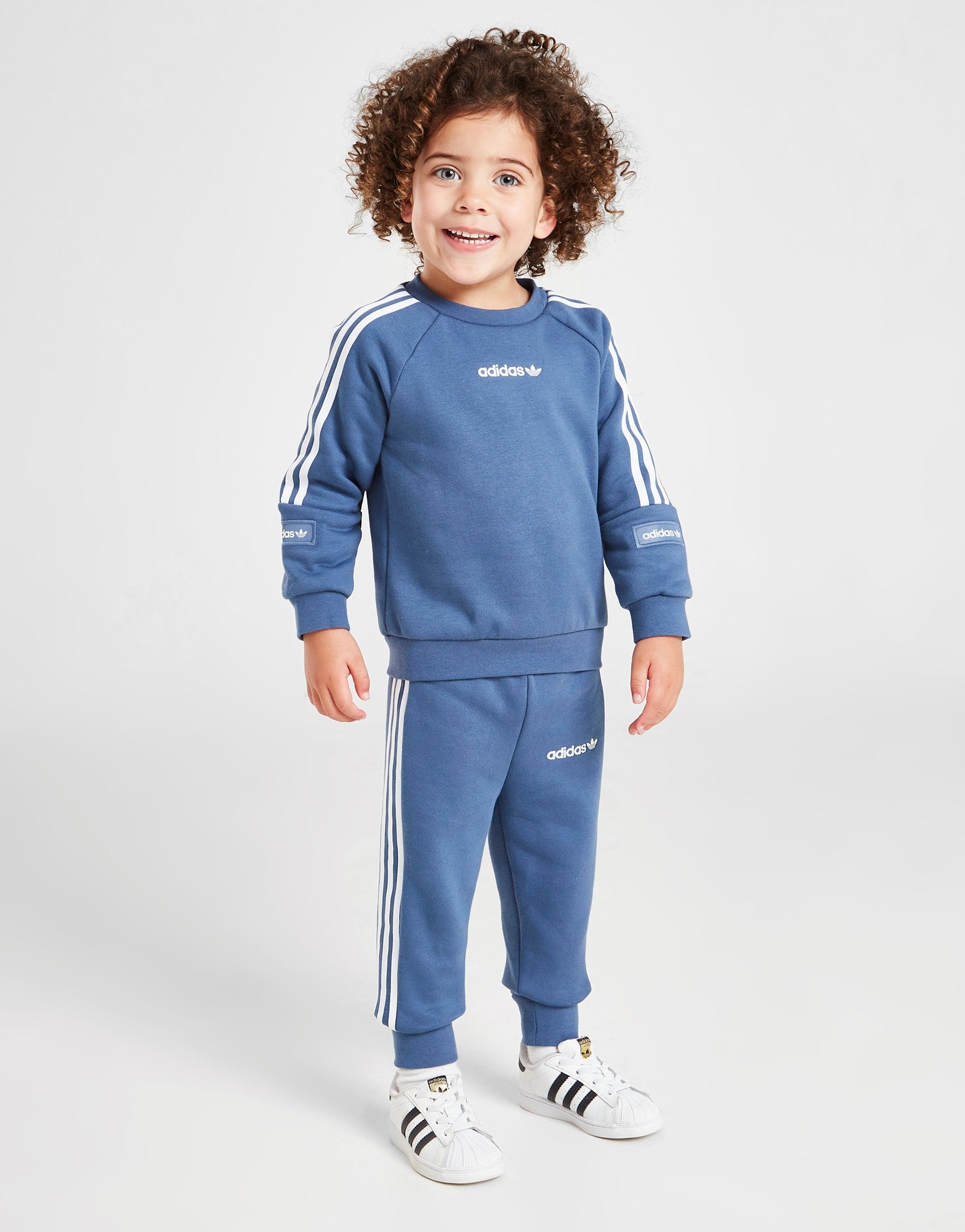 Probablemente Debilitar A escala nacional Blue adidas Originals Lockup Badge Crew Tracksuit Infant | JD Sports Global