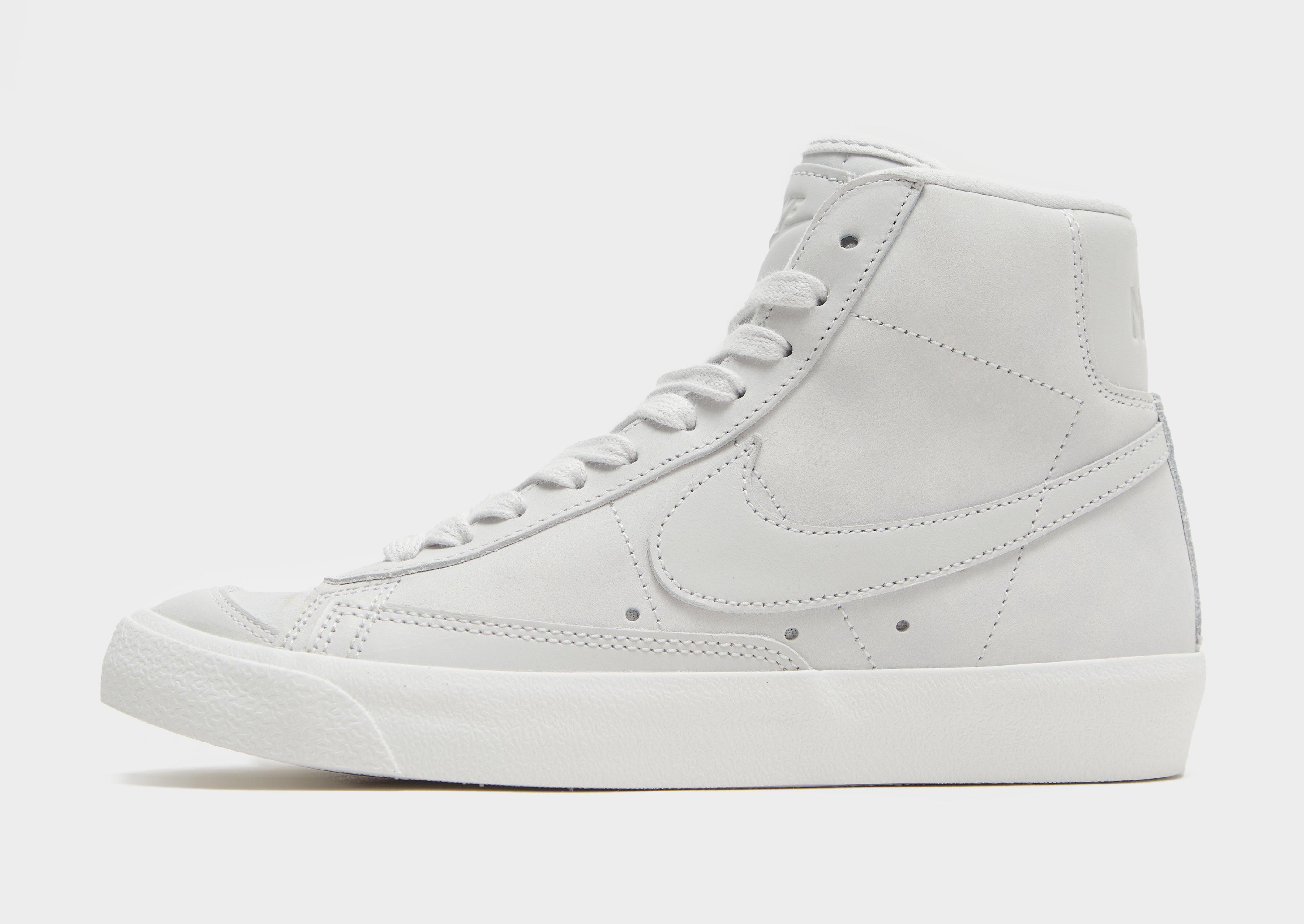 nike blazer mid lx