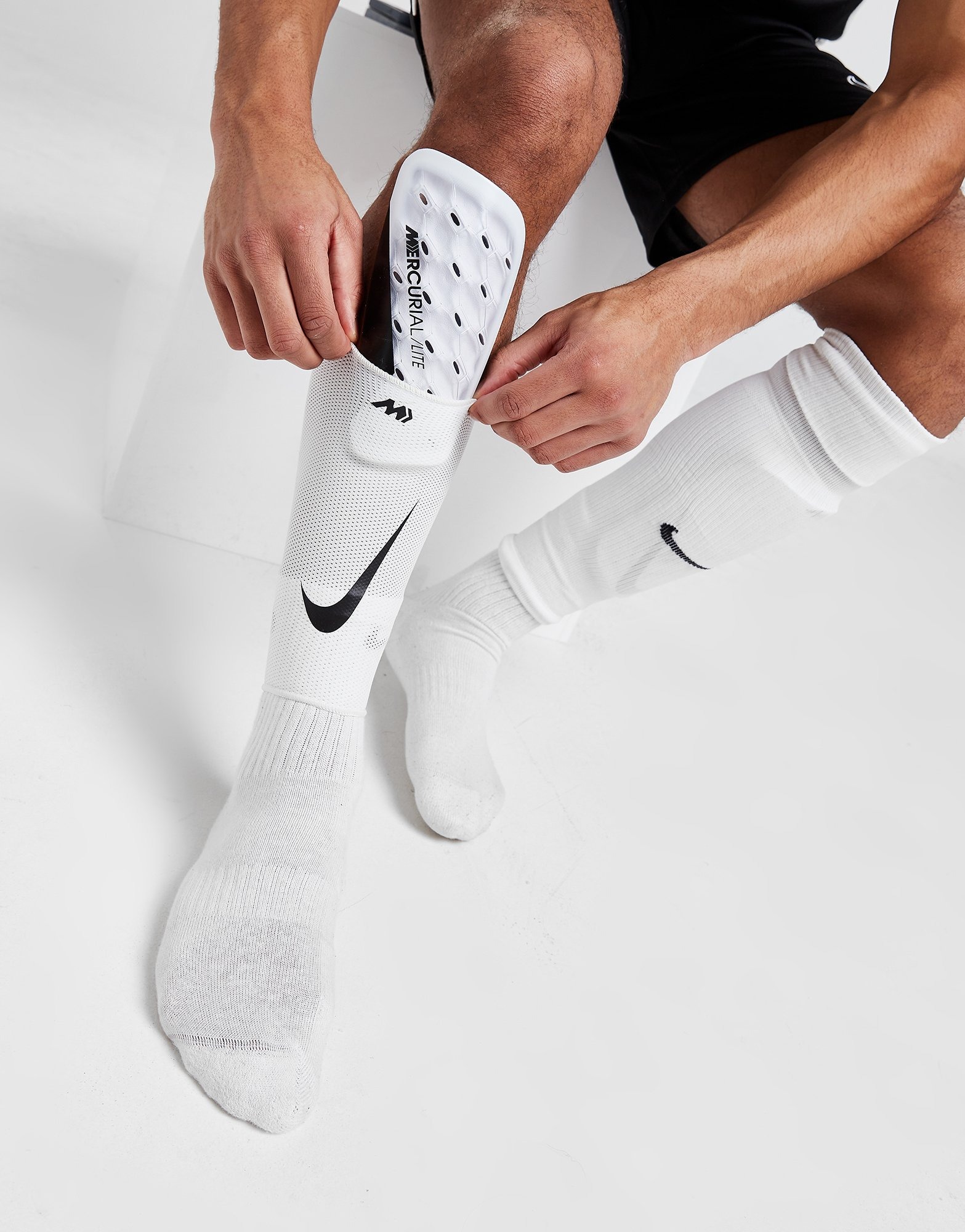 Portugees pijn doen condensor Nike Mercurial Lite Shin Guards | JD Sports Global