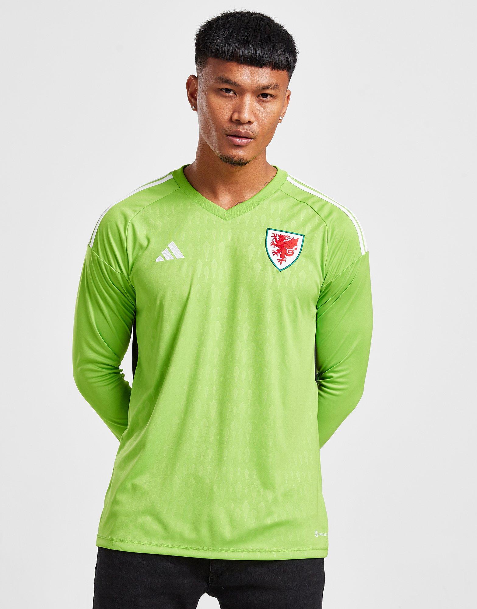 Green goalkeeper hot sale kit