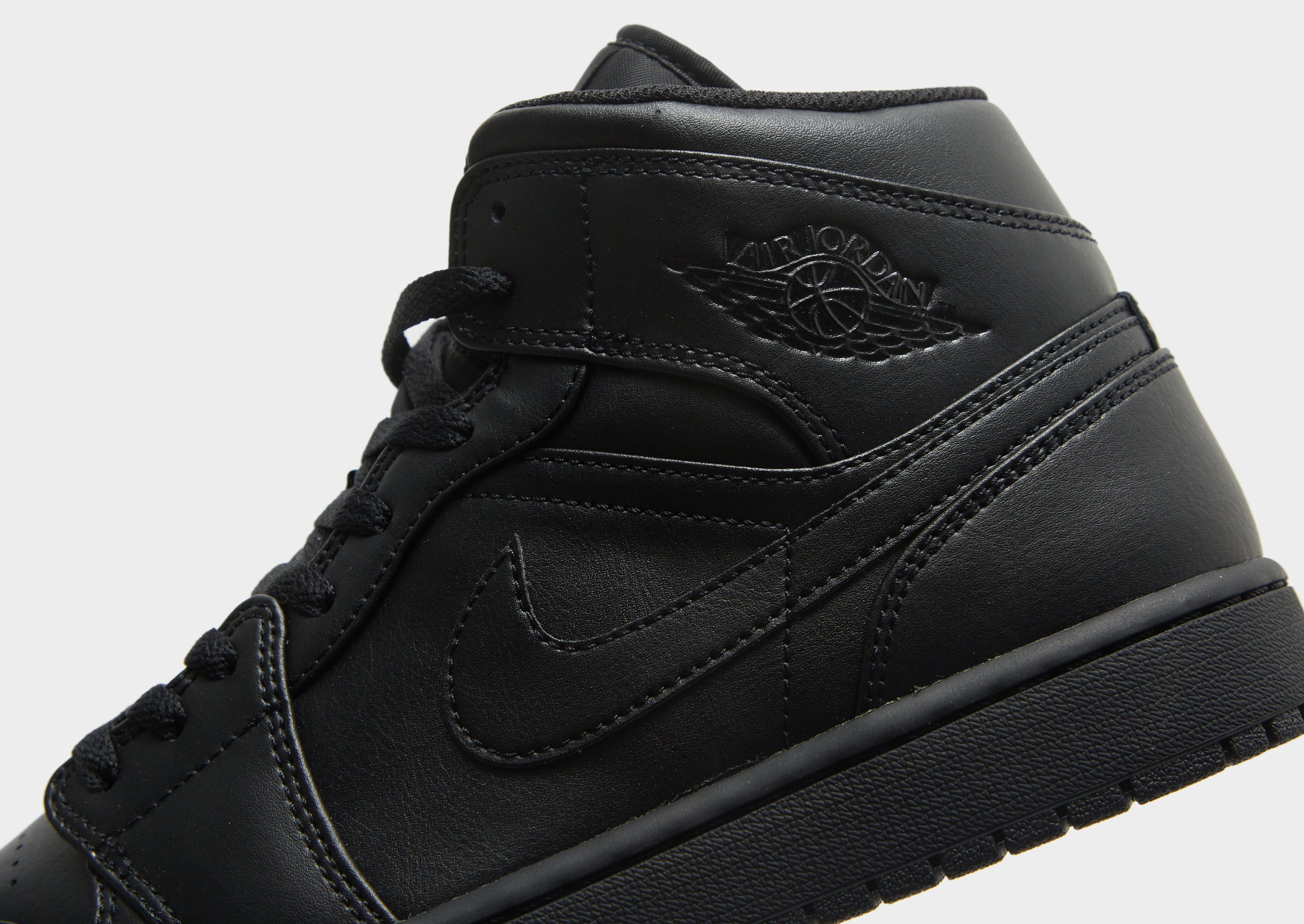 All black best sale aj 1