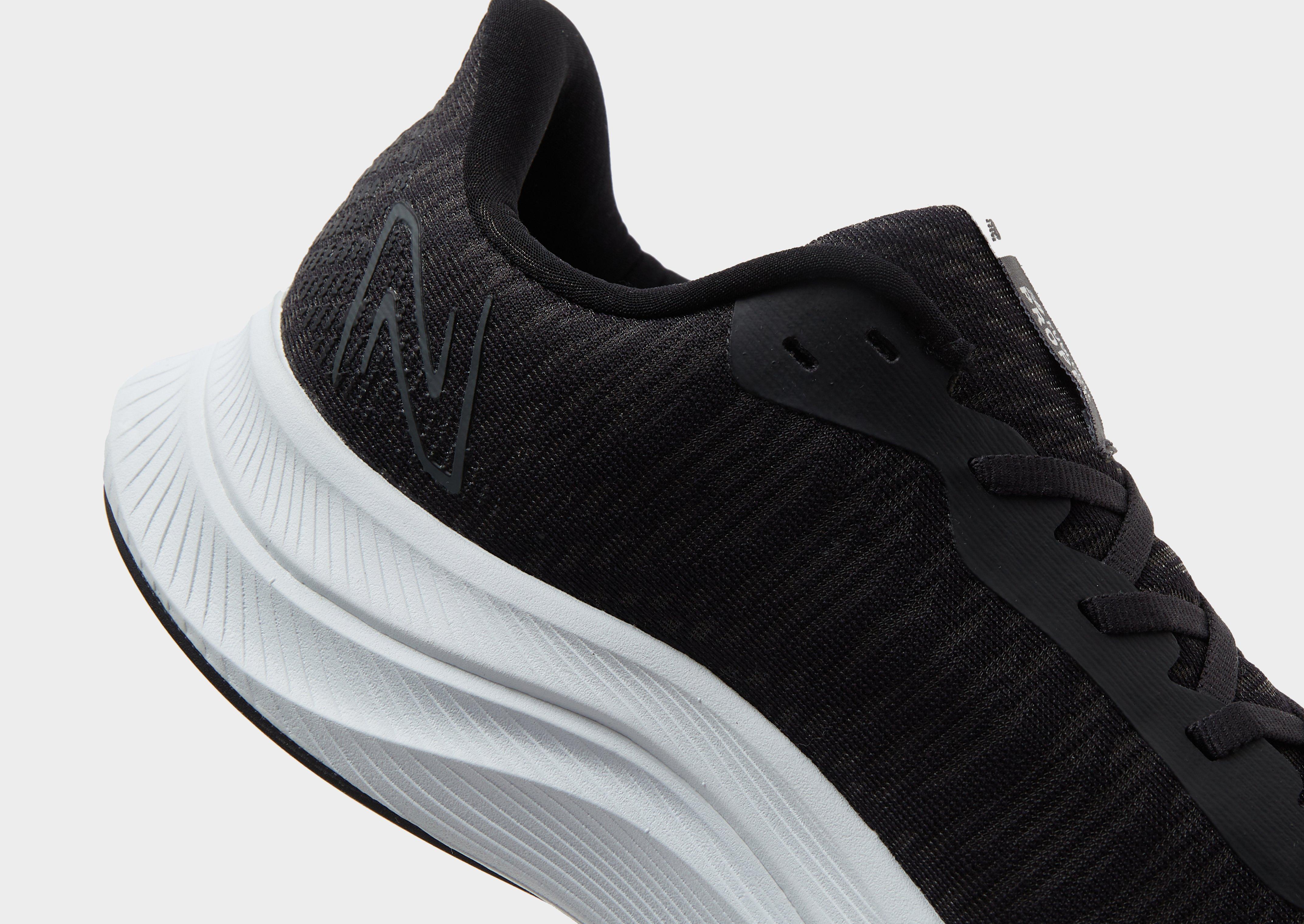 New Balance FuelCell Propel v4