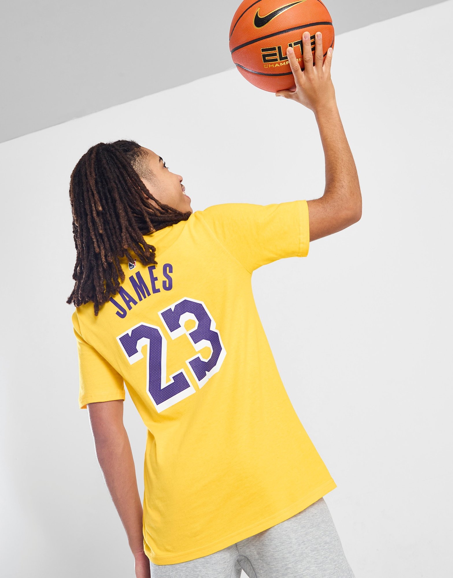 V-NECK Ladies Lebron James Los Angeles Lakers "King James 23"  T-shirt