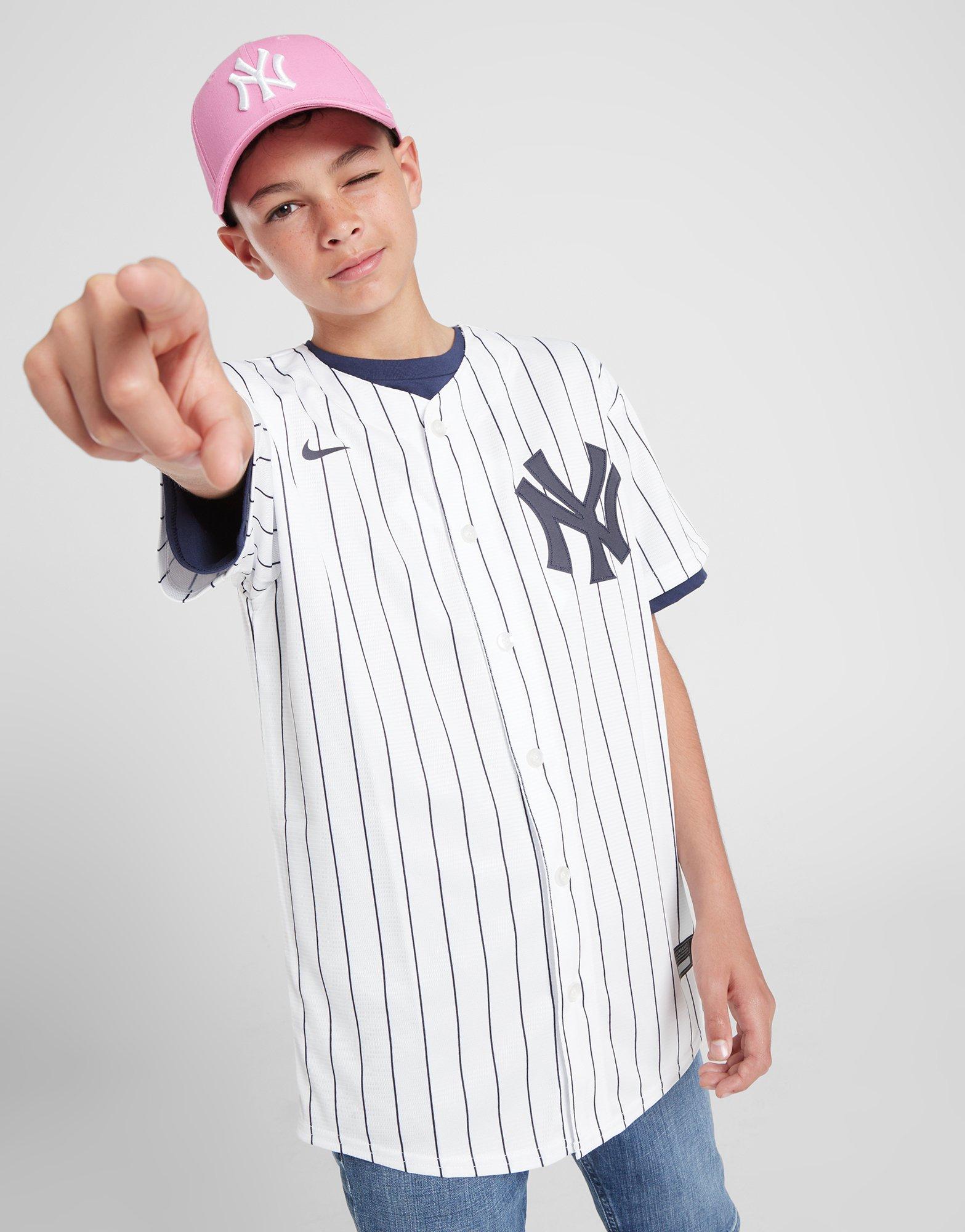 New Era Girls New York Yankees White Pinstripe V-Neck T-Shirt