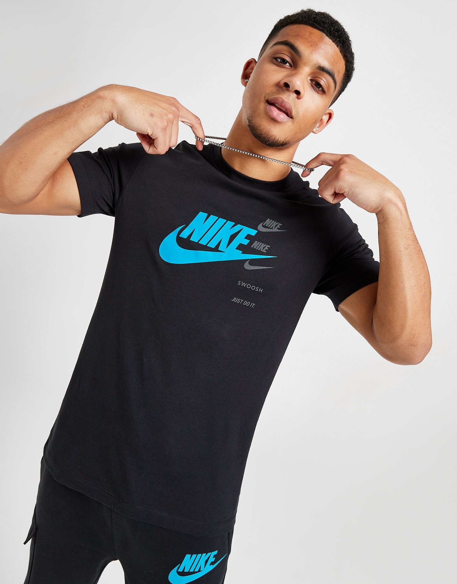 Black Nike Standard Issue T-Shirt | JD Sports UK