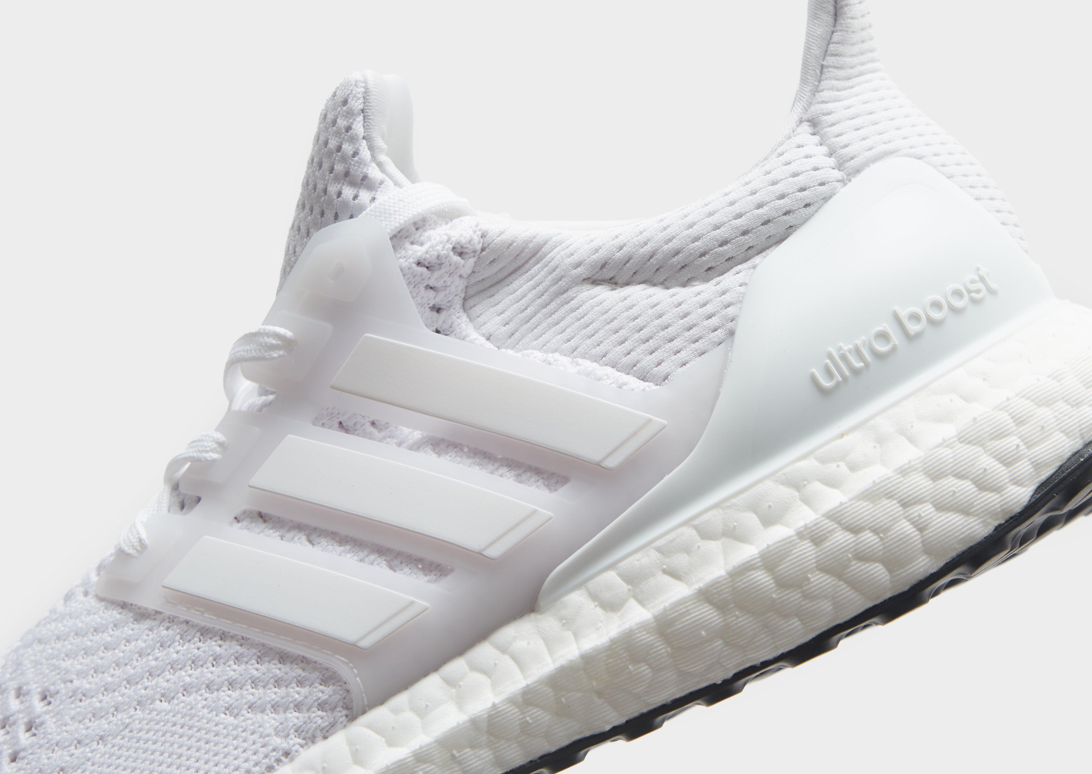 Mens white hot sale ultra boosts