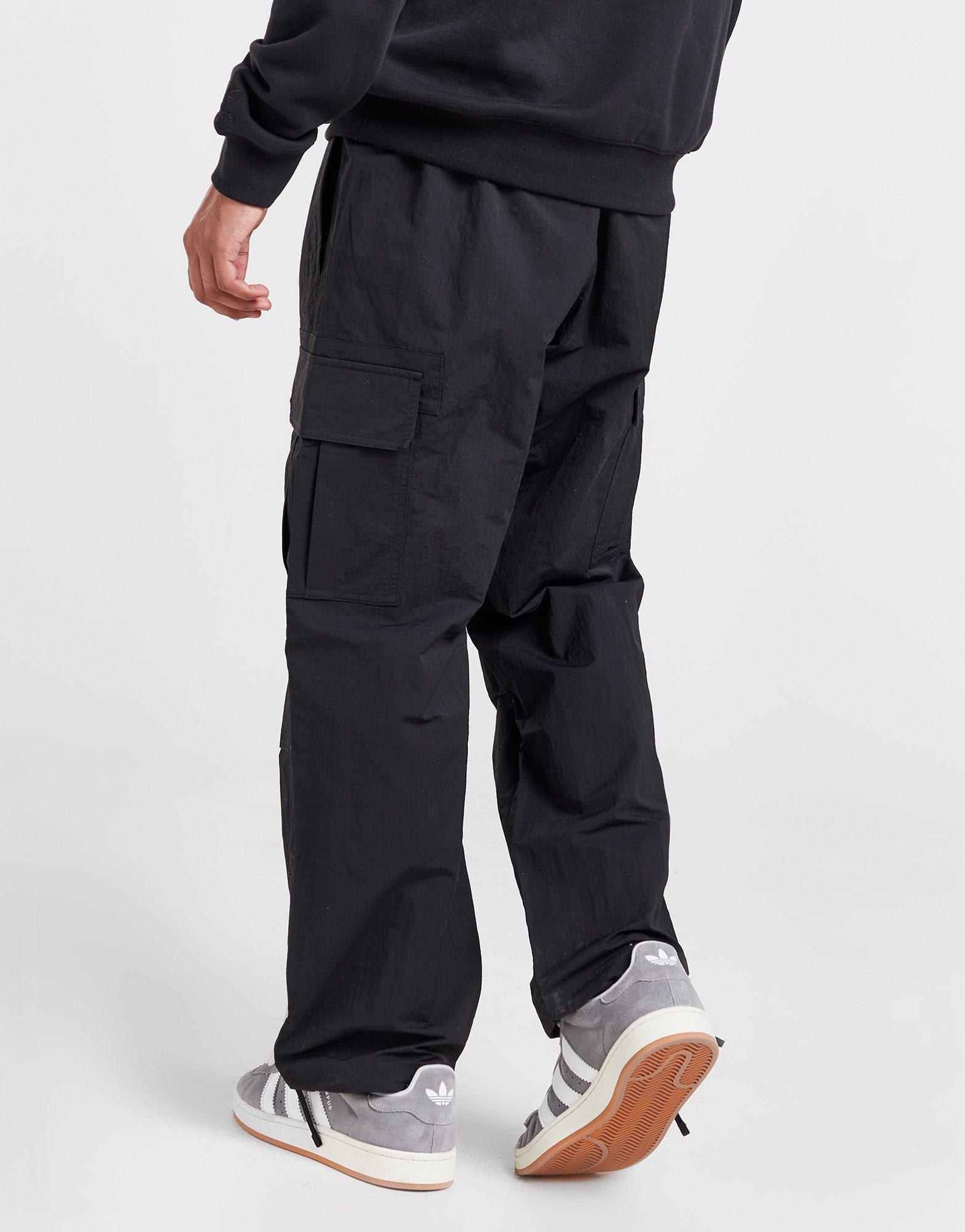 adidas Originals Premium Essentials Cargo Pants em Preto