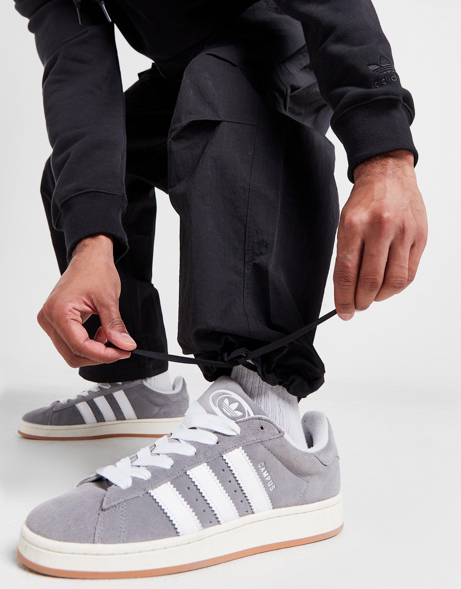 adidas Originals Premium Essentials Cargo Pants em Preto