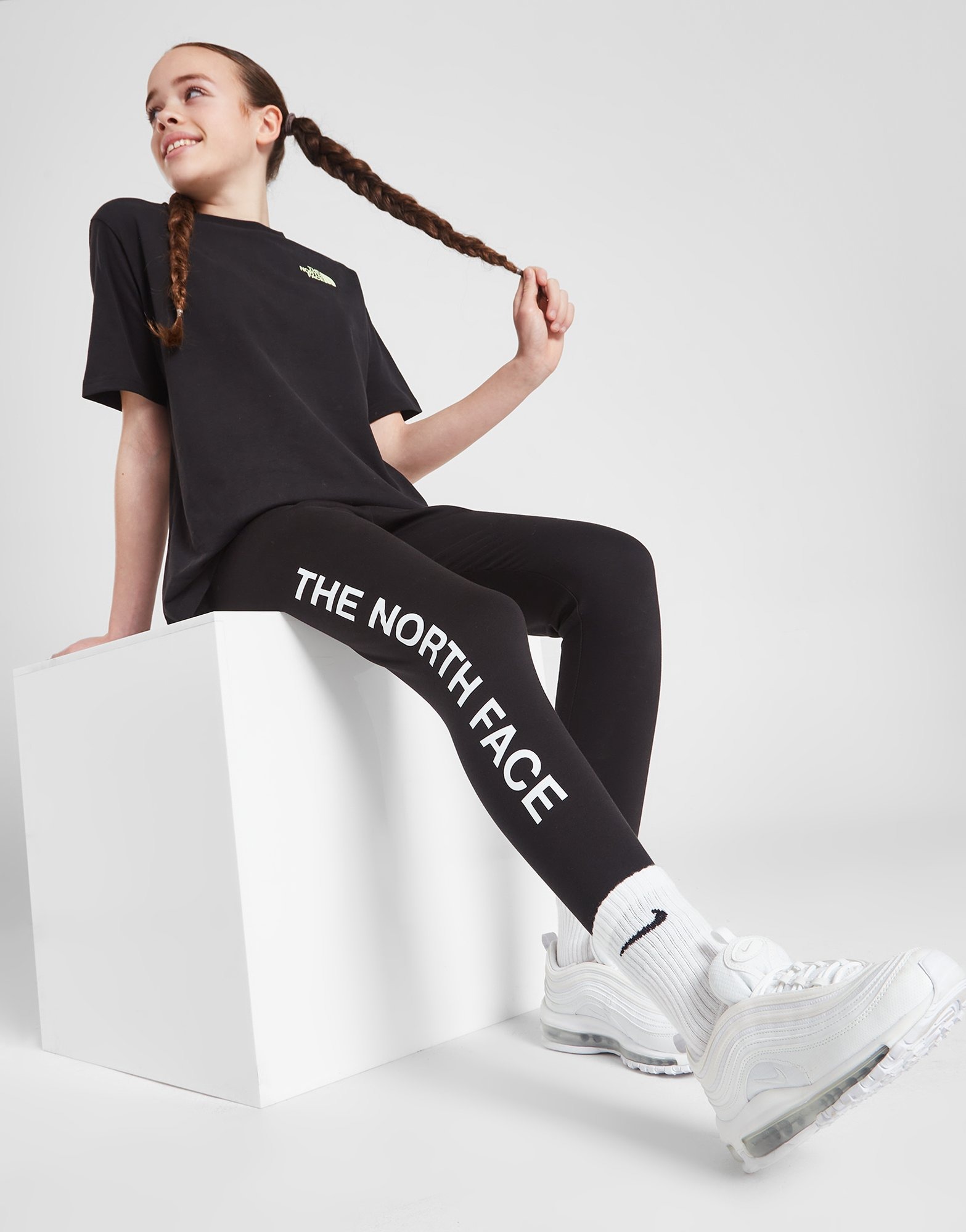 Black The North Face Girls' Graphic Logo Leggings Junior | JD Sports ...