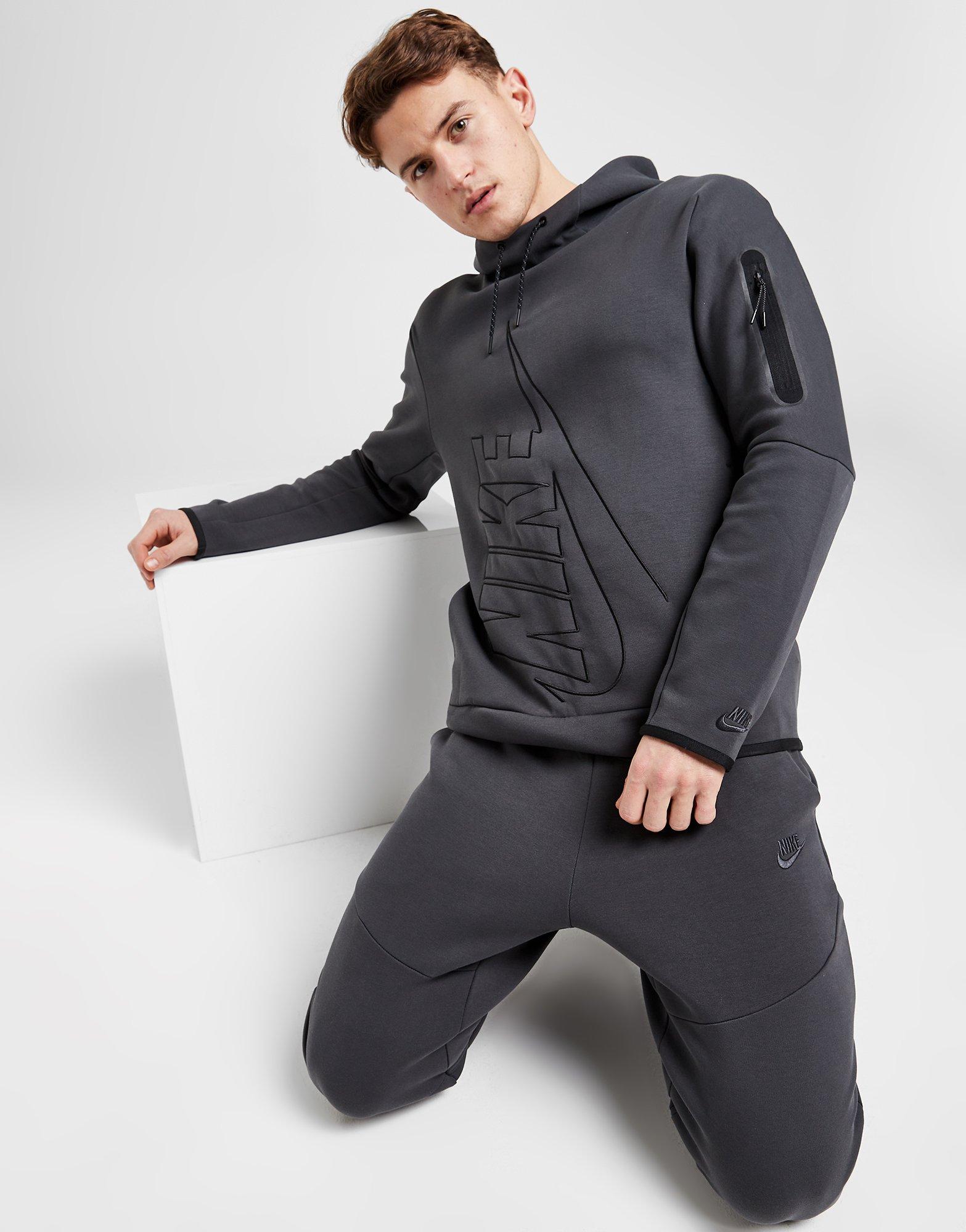 Nike Tech Fleece Graphic Pullover Hoodie