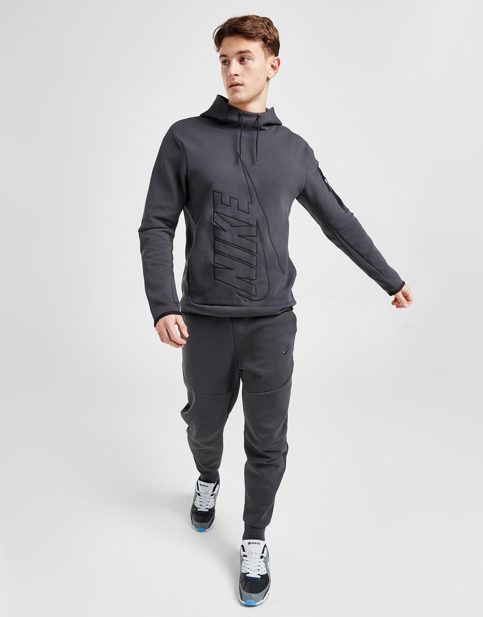 Nike Tech Fleece Graphic Pullover Hoodie