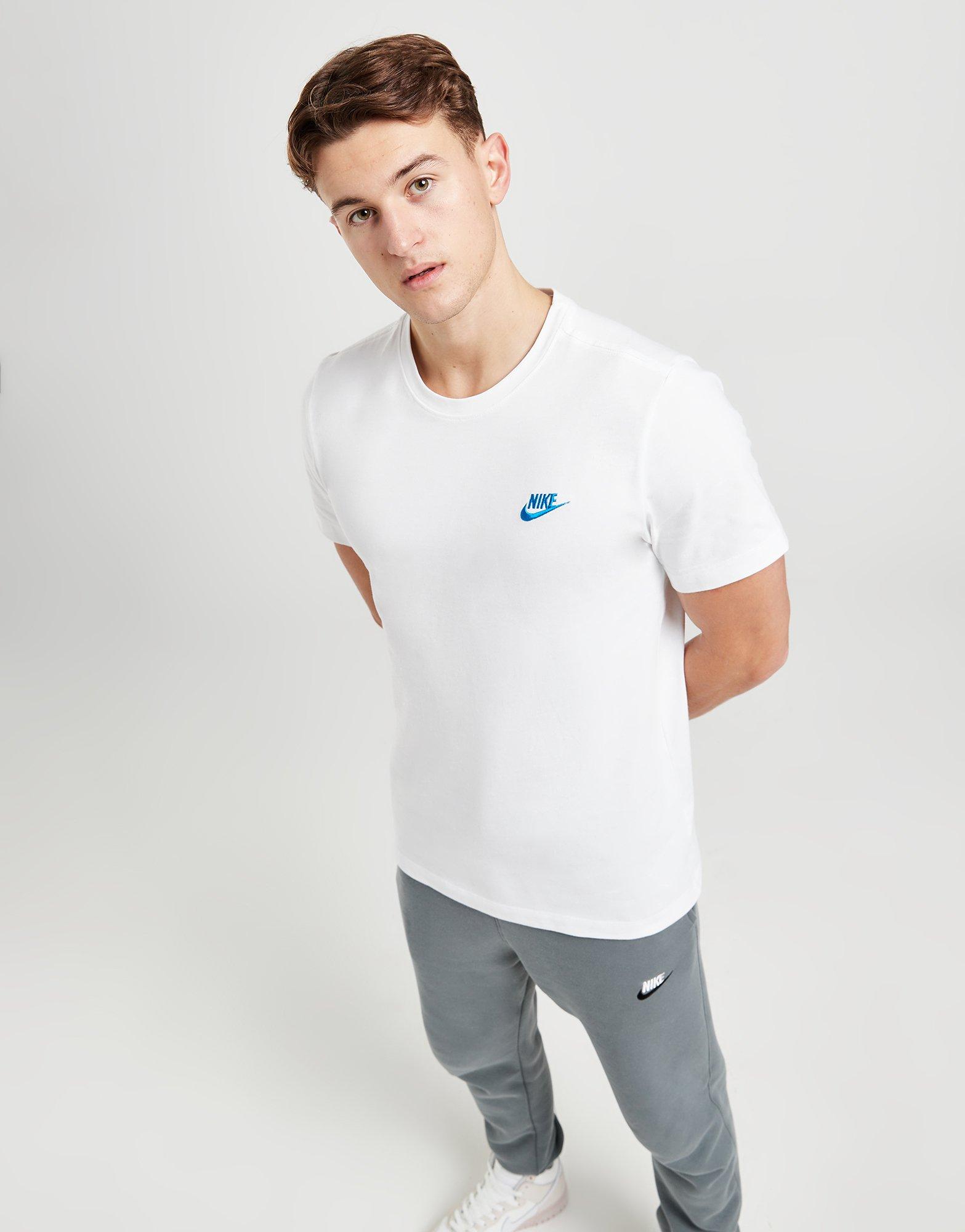 Camiseta Nike Sportswear Club Branco - Berti Store