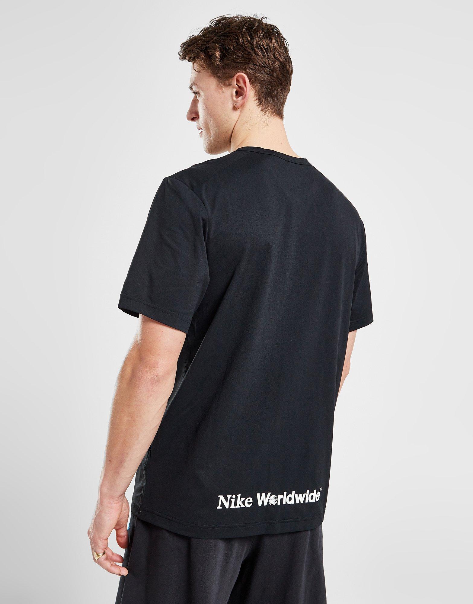 Nike Hyverse Graphic T-Shirt