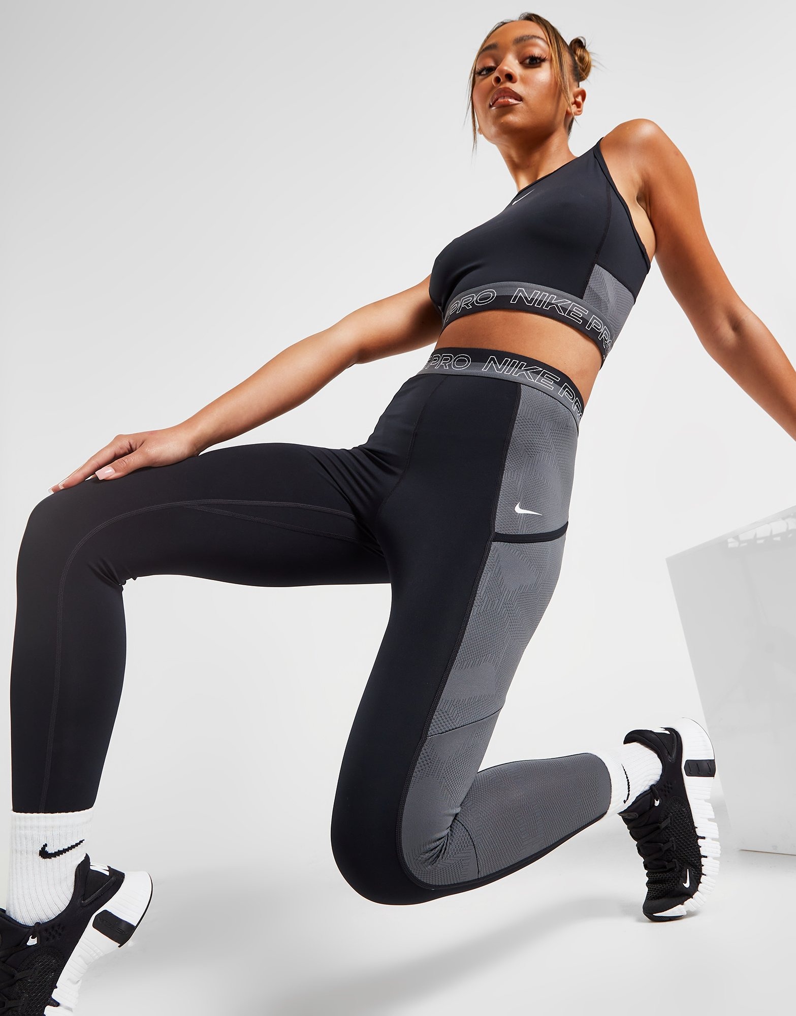 overraskende mesh budbringer Black Nike Pro Training Femme Tights | JD Sports UK