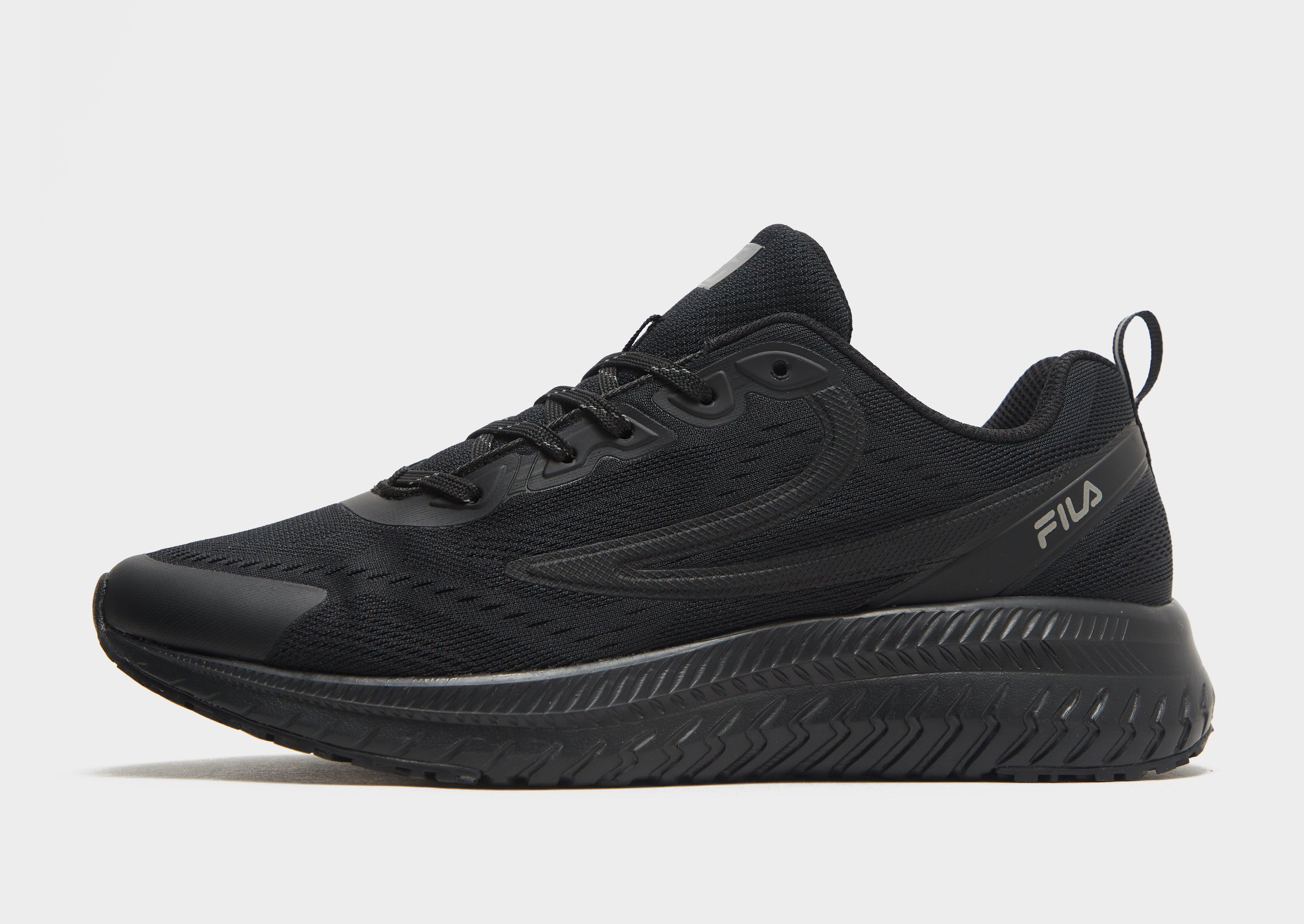 Fila sneakers store all black