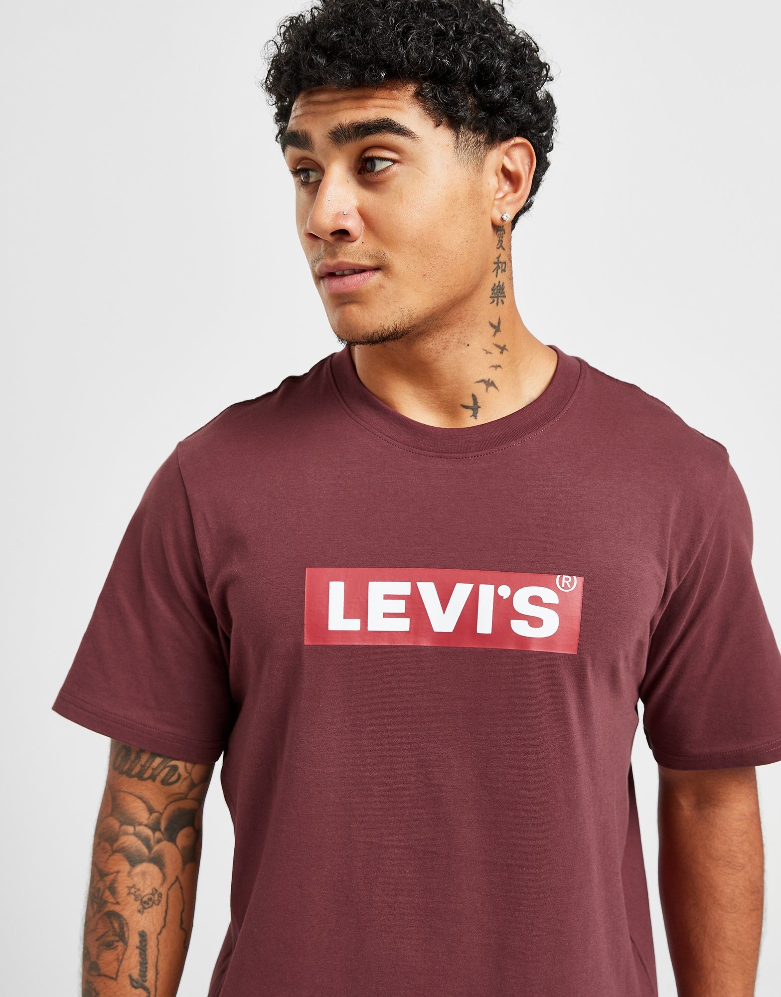 t shirt levis