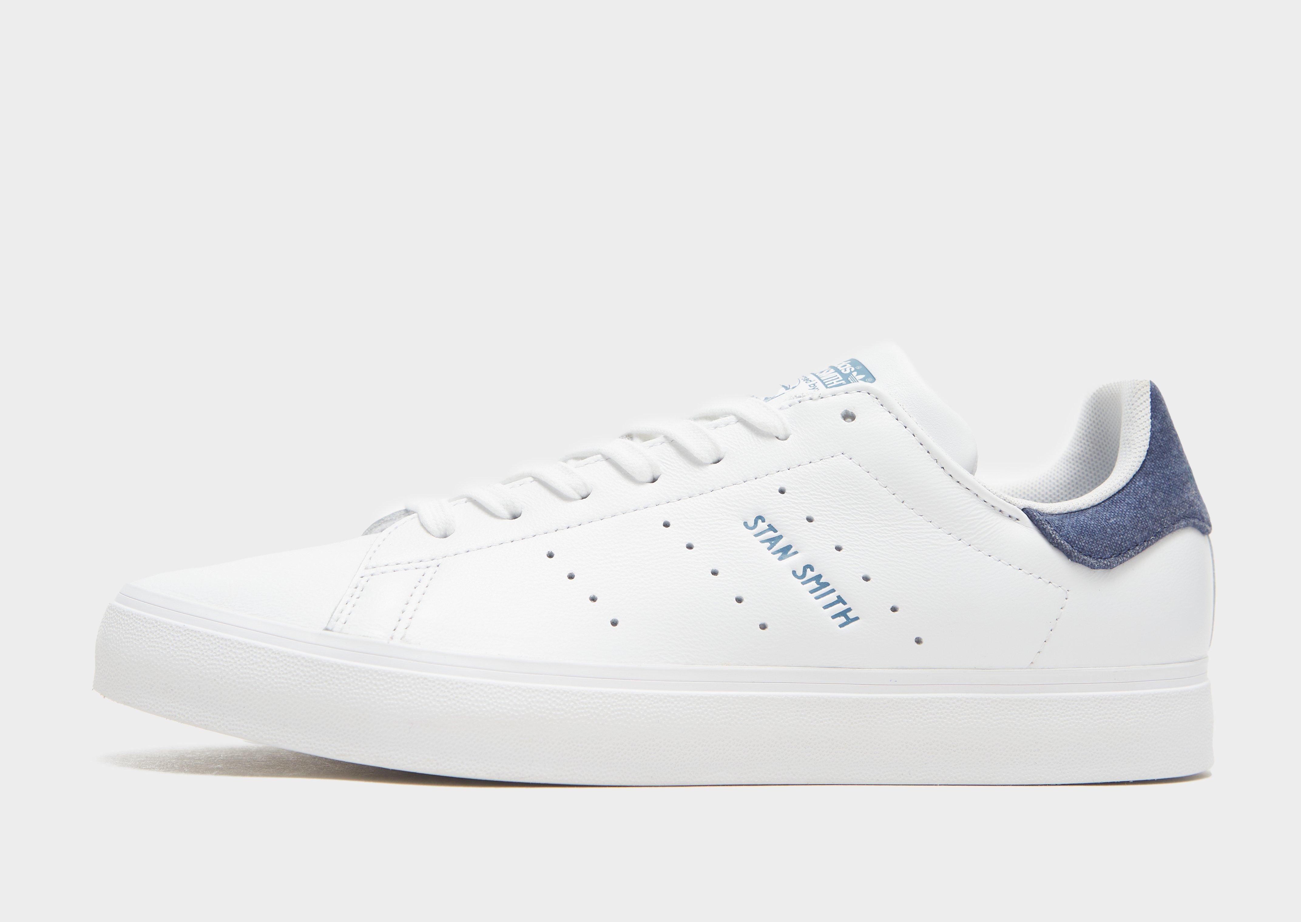 Adidas originals stan outlet smith with trefoil logo