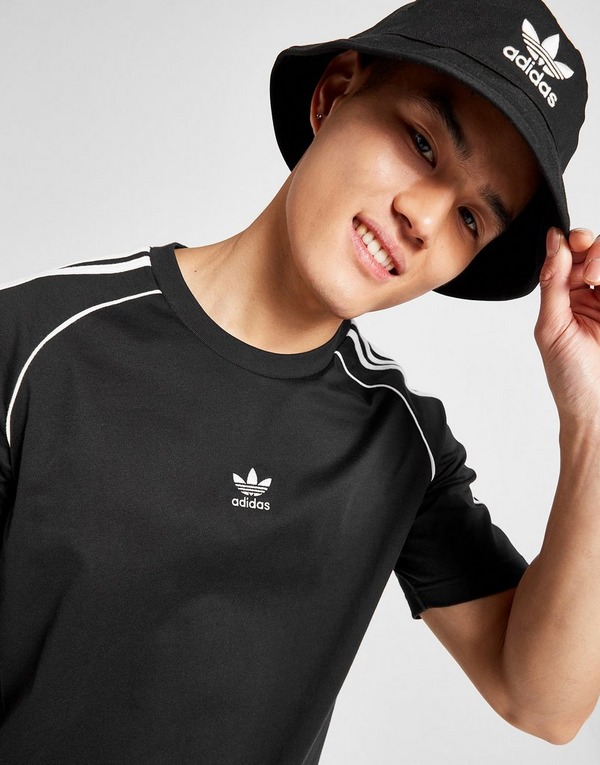 Masculinidad Maestro En el nombre Black adidas Originals California Short Sleeve T-Shirt | JD Sports Global